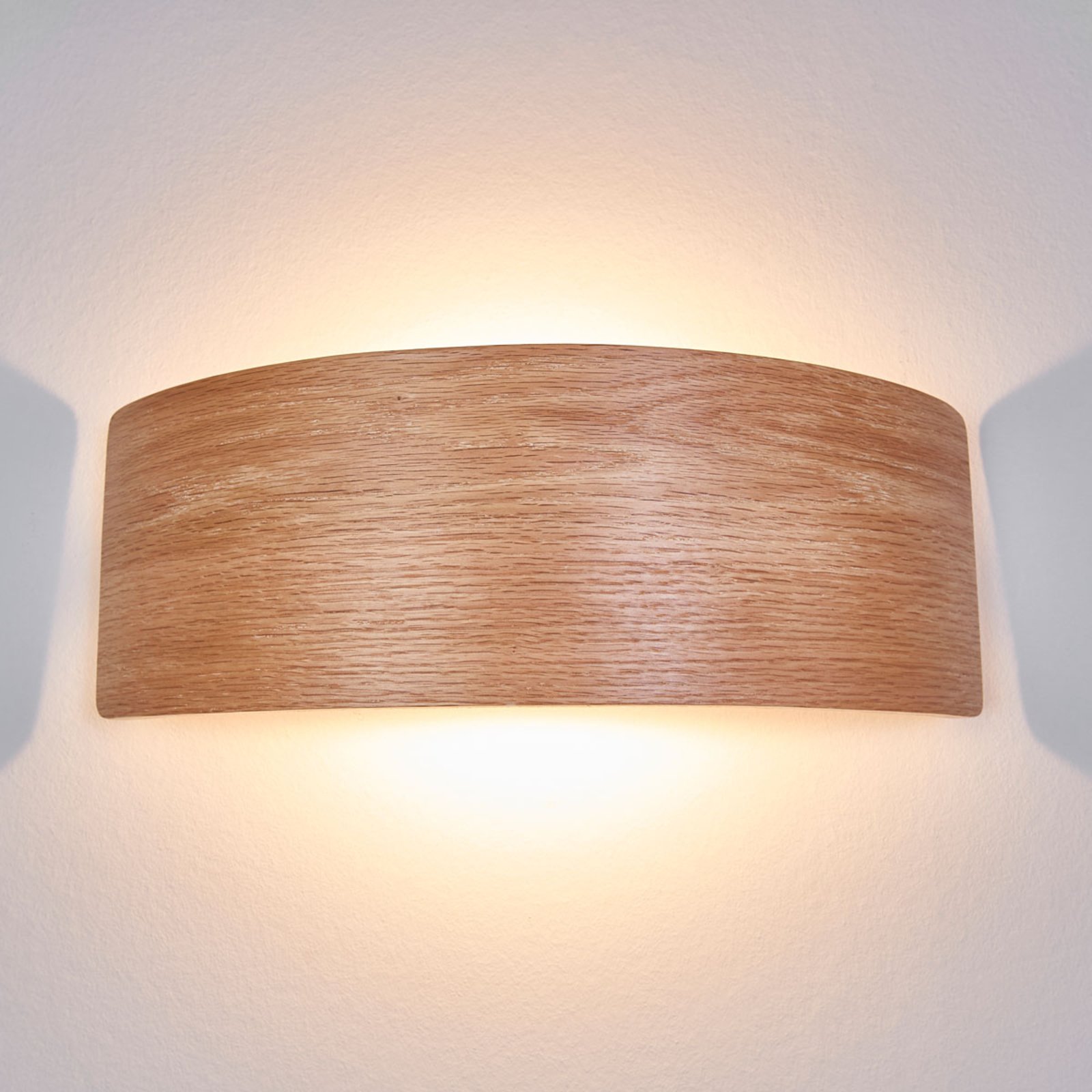 Lindby LED-Wandleuchte Rafailia, Breite 33cm, Holz, 3.000K