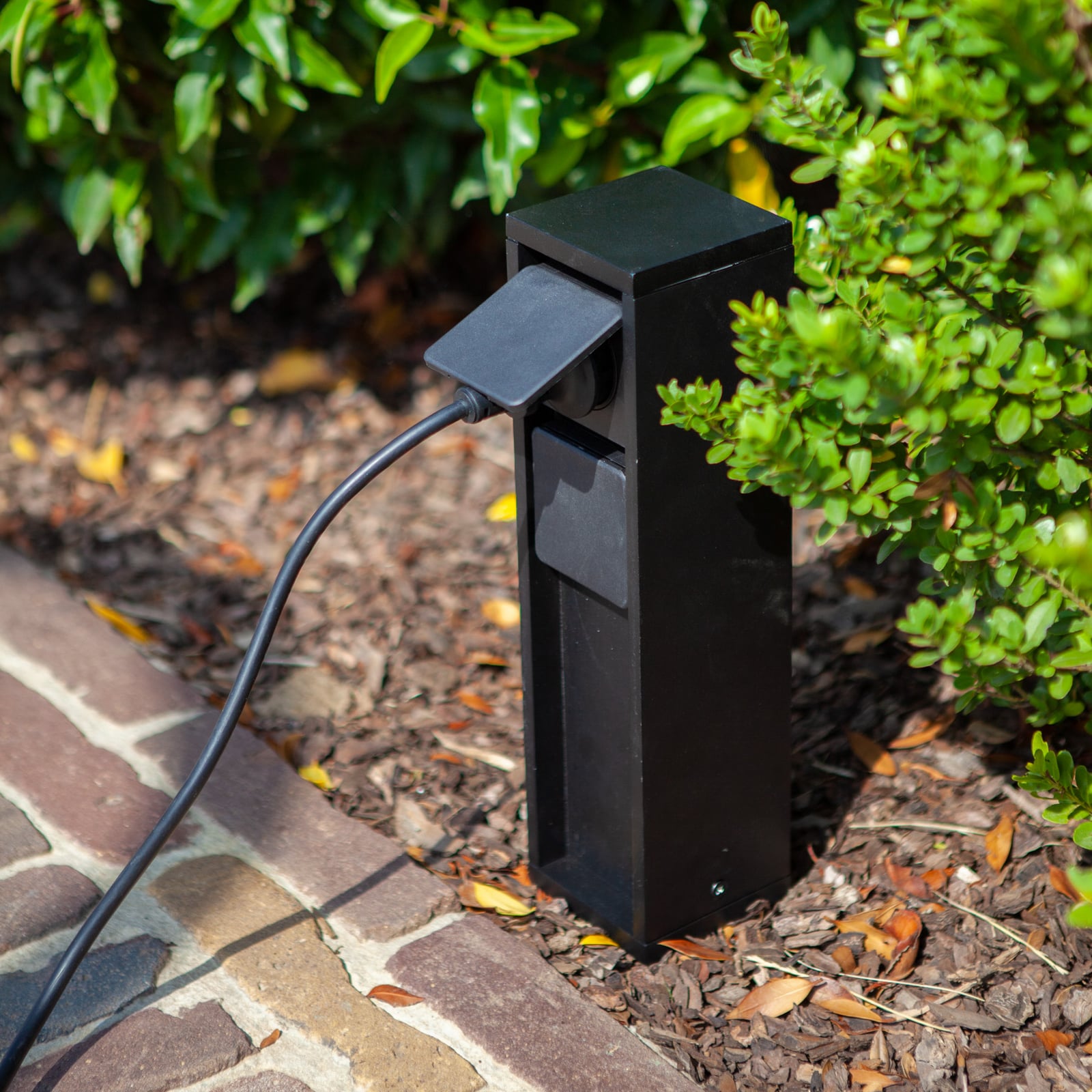 Pistikupesa MAINS, must, 2 pesaga, kõrgus 24 cm, IP54, 3500 W