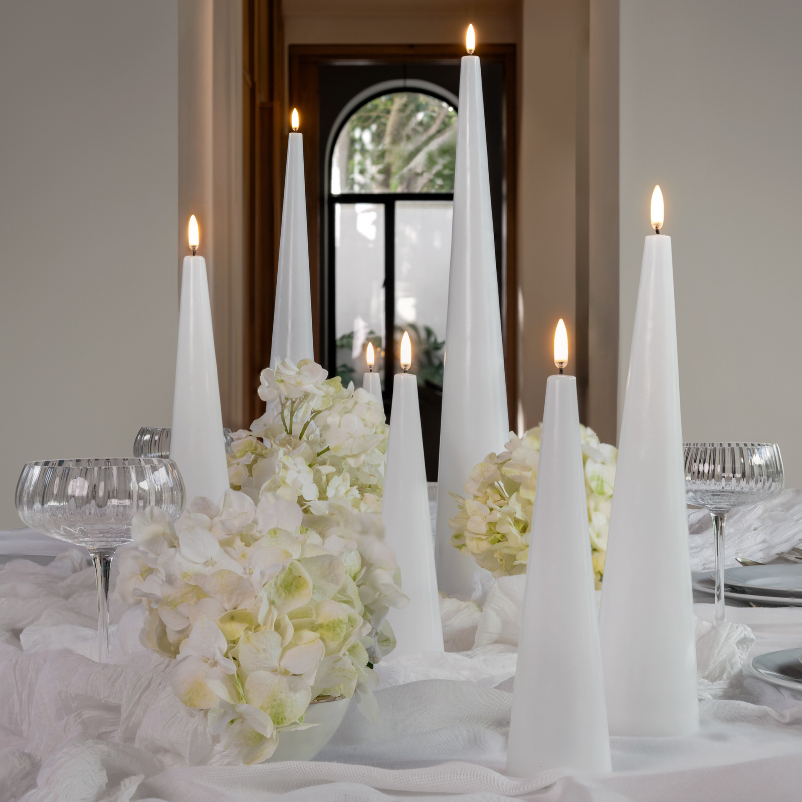 CONE LED-kaars zandsteen hoogte 50 cm, glad - Uyuni Lighting