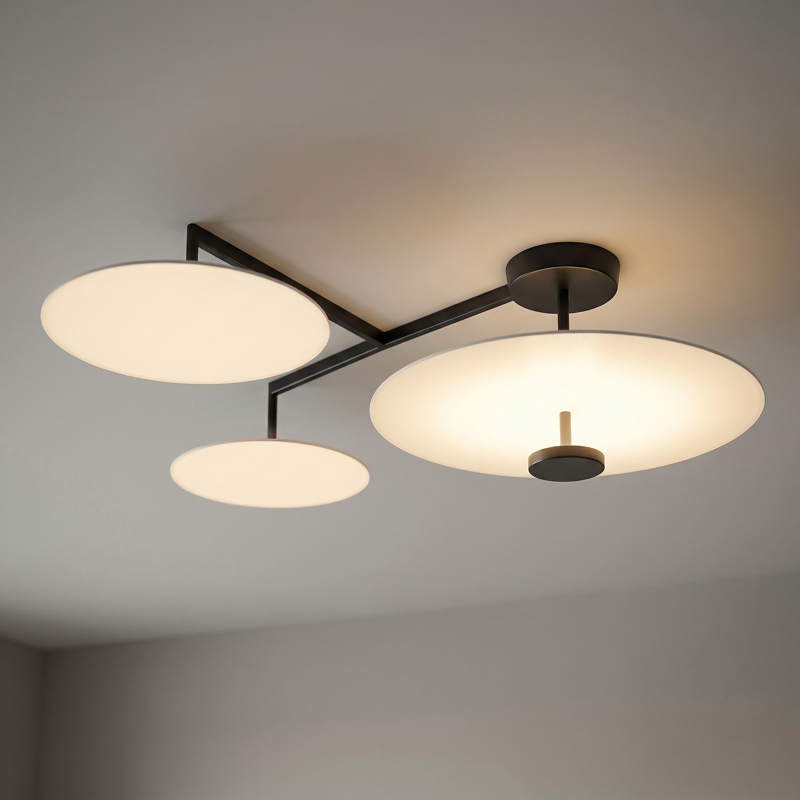 Vibia Flat LED ceiling light, 4-bulb, Ø 55 cm, white Vibia Flat LED ceiling light, 4-bulb, Ø 55 cm, white