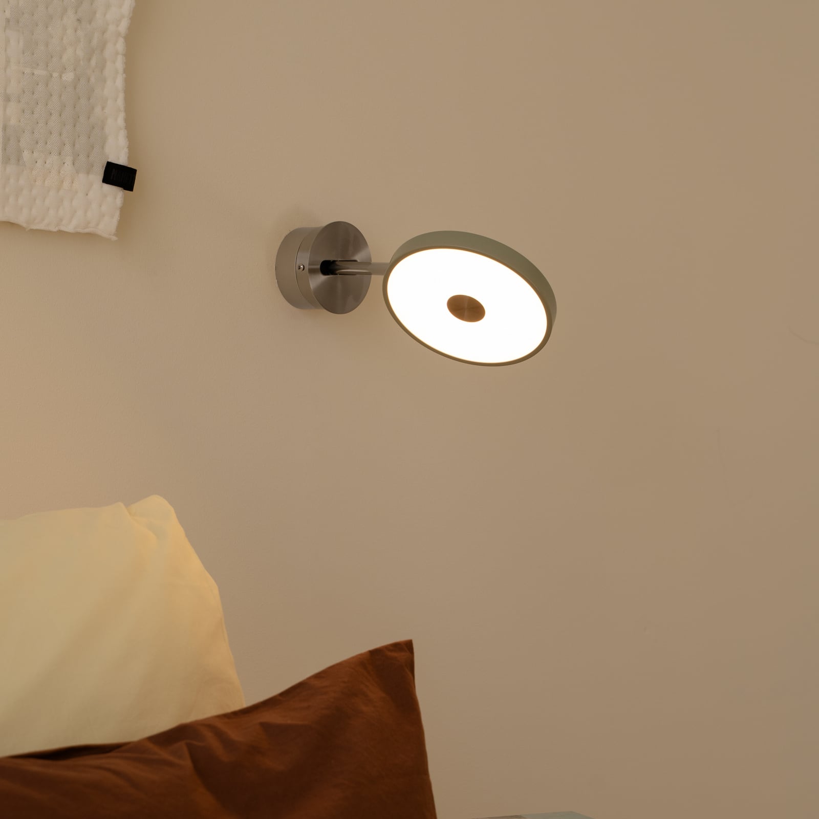 Asteria Short LED-Wandlampe, oliv, Stahl, Hardwire - UMAGE