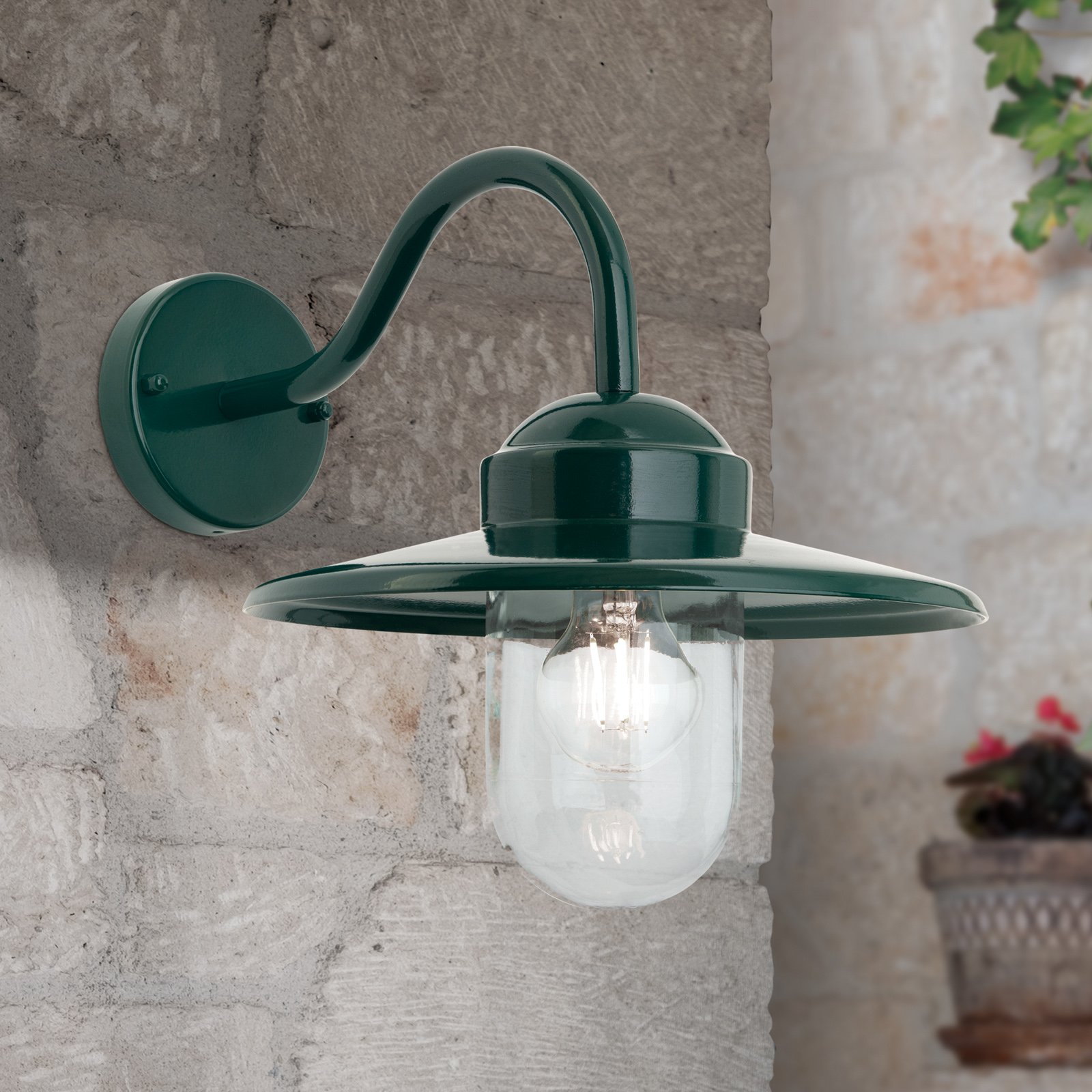 Edward vintage-style outdoor wall light