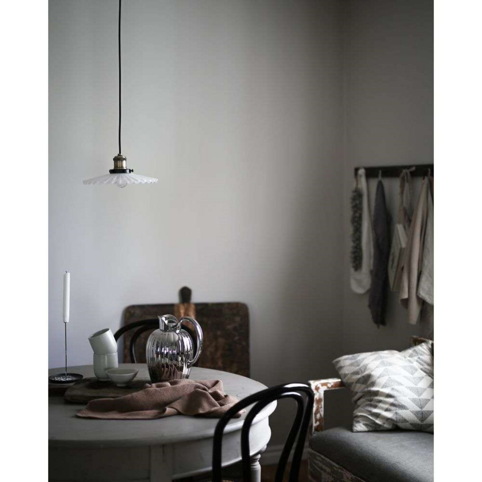 Globen Lighting Pendelleuchte COBBLER, weiß, Ø 25 cm Globen Lighting Pendelleuchte COBBLER, weiß, Ø 25 cm