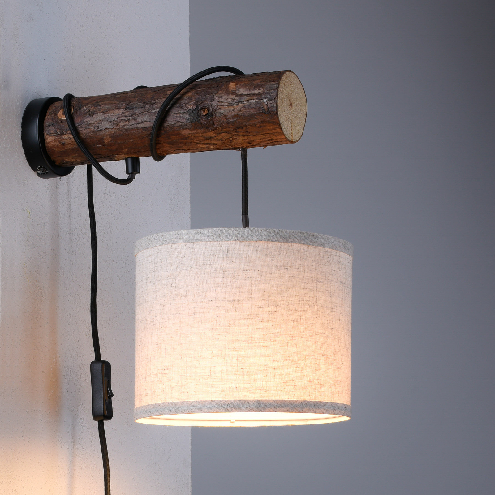 Bark wall light, including power cable with a plug