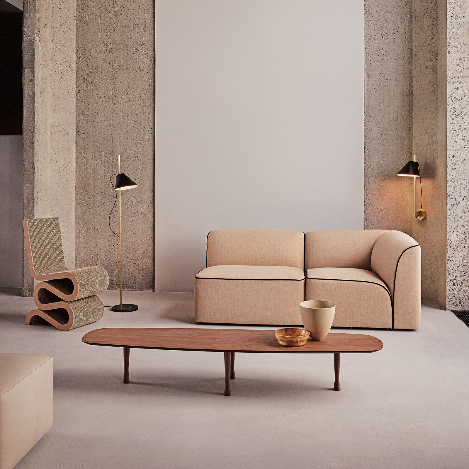 Louis Poulsen Marmor-Stehlampe Yuh Brass