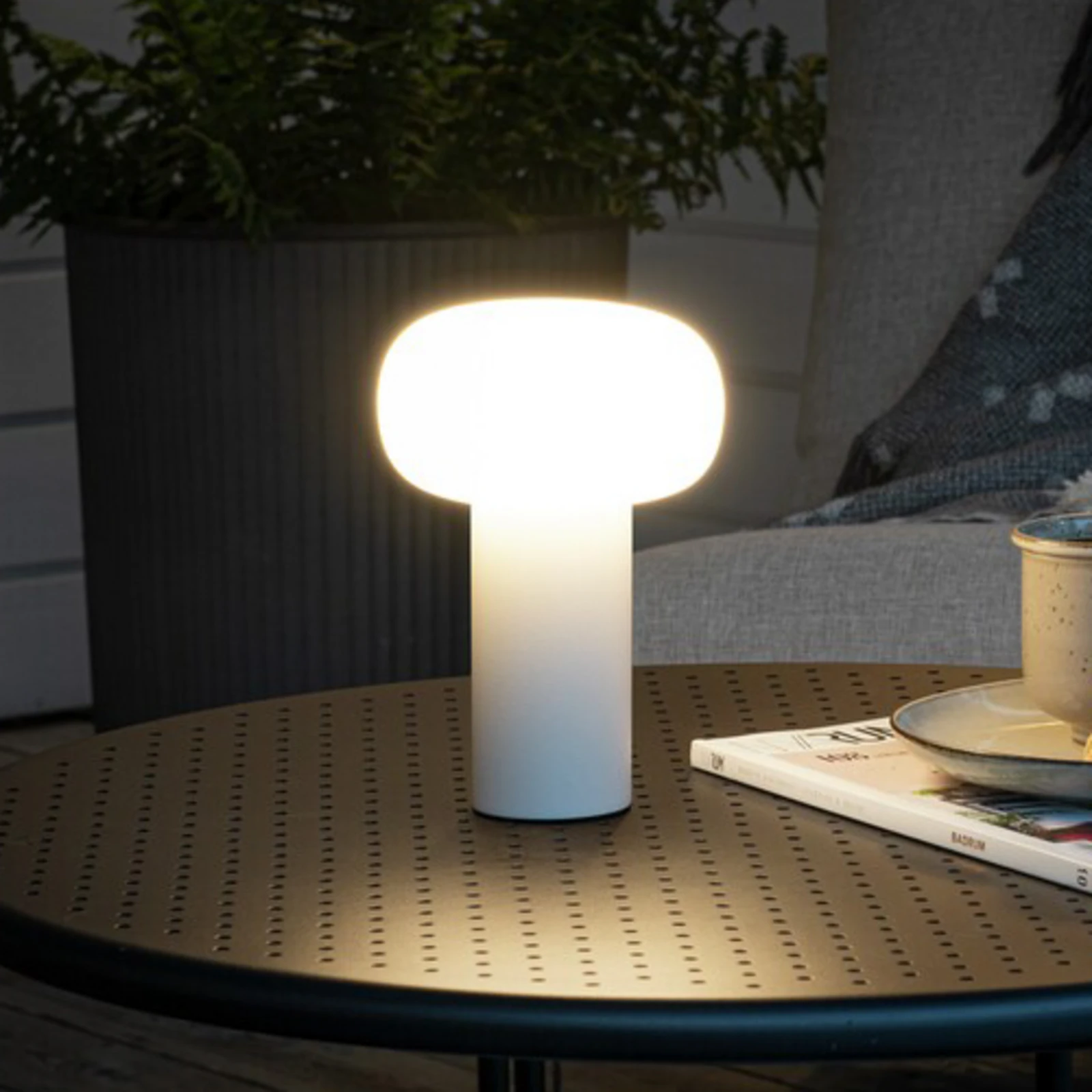 LED-Tischleuchte Antibes, IP54, Akku, RGBW, weiß