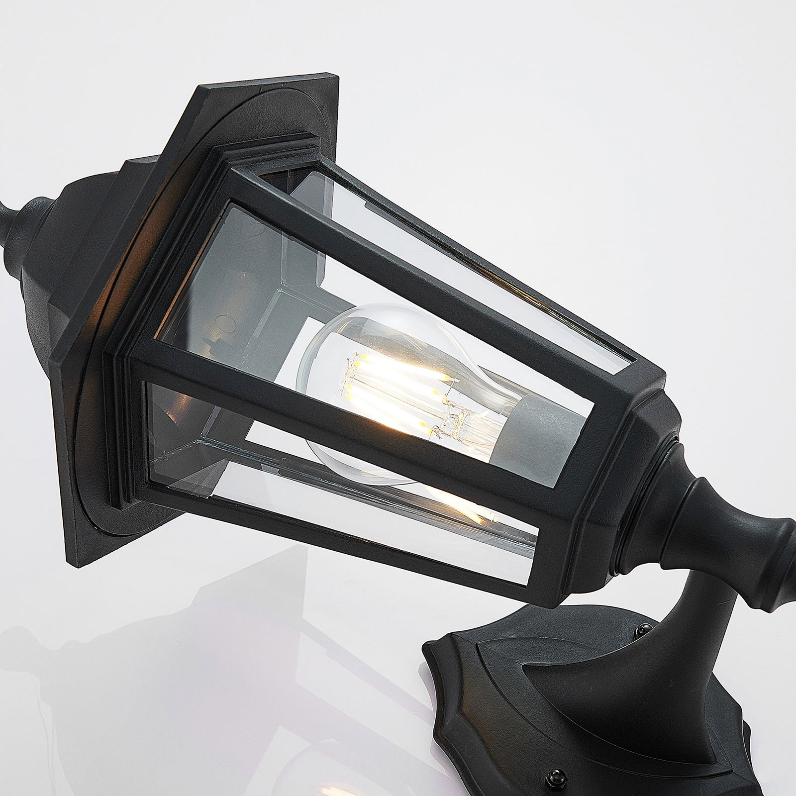 Nane Buiten Wandlamp Black - Lindby