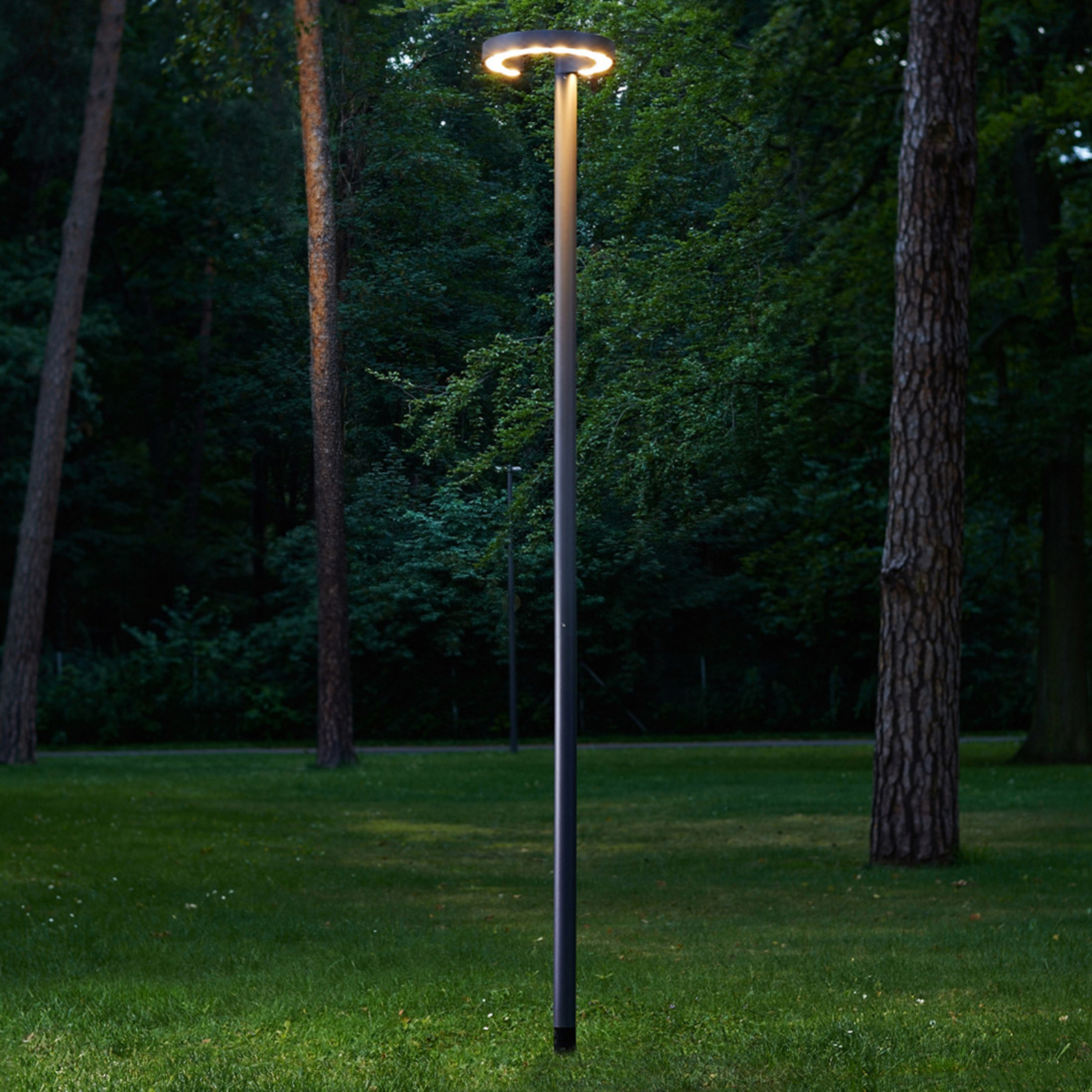 Mast 2 Leuchten für Gartenbeleuchtung aus Aluminium Artemide Mast 2 Leuchten für Gartenbeleuchtung aus Aluminium Artemide