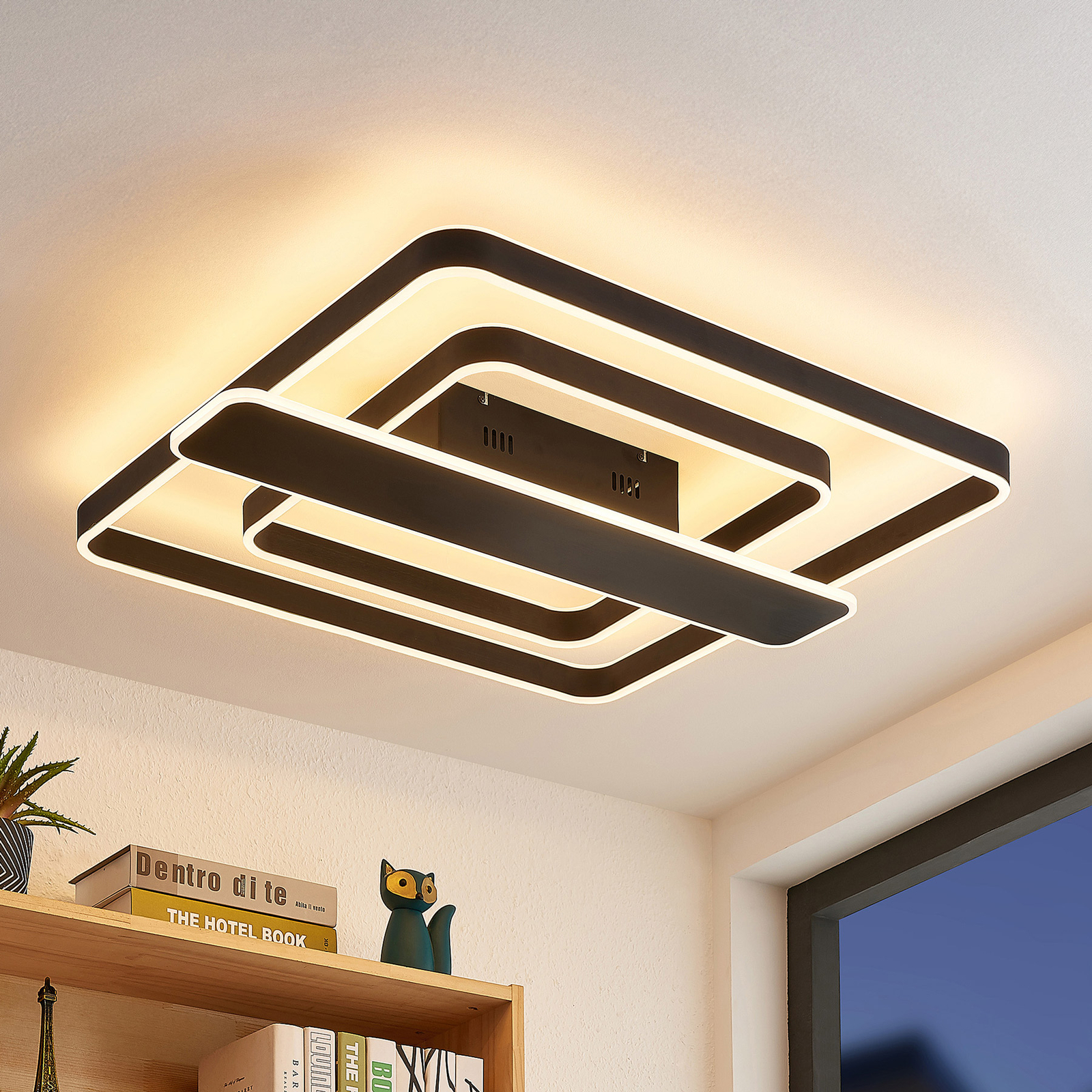 Lucande Linetti LED-taklampa kantig svart 70cm