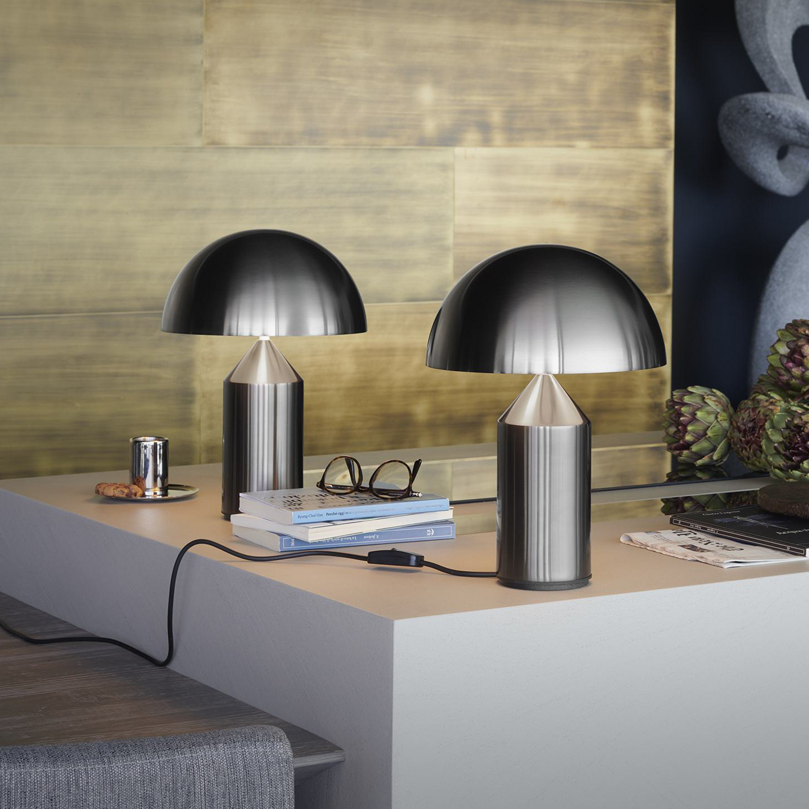 Oluce Tischleuchte Atollo, nickel satin, Dimmer, Alu, Ø 50cm Oluce Tischleuchte Atollo, nickel satin, Dimmer, Alu, Ø 50cm
