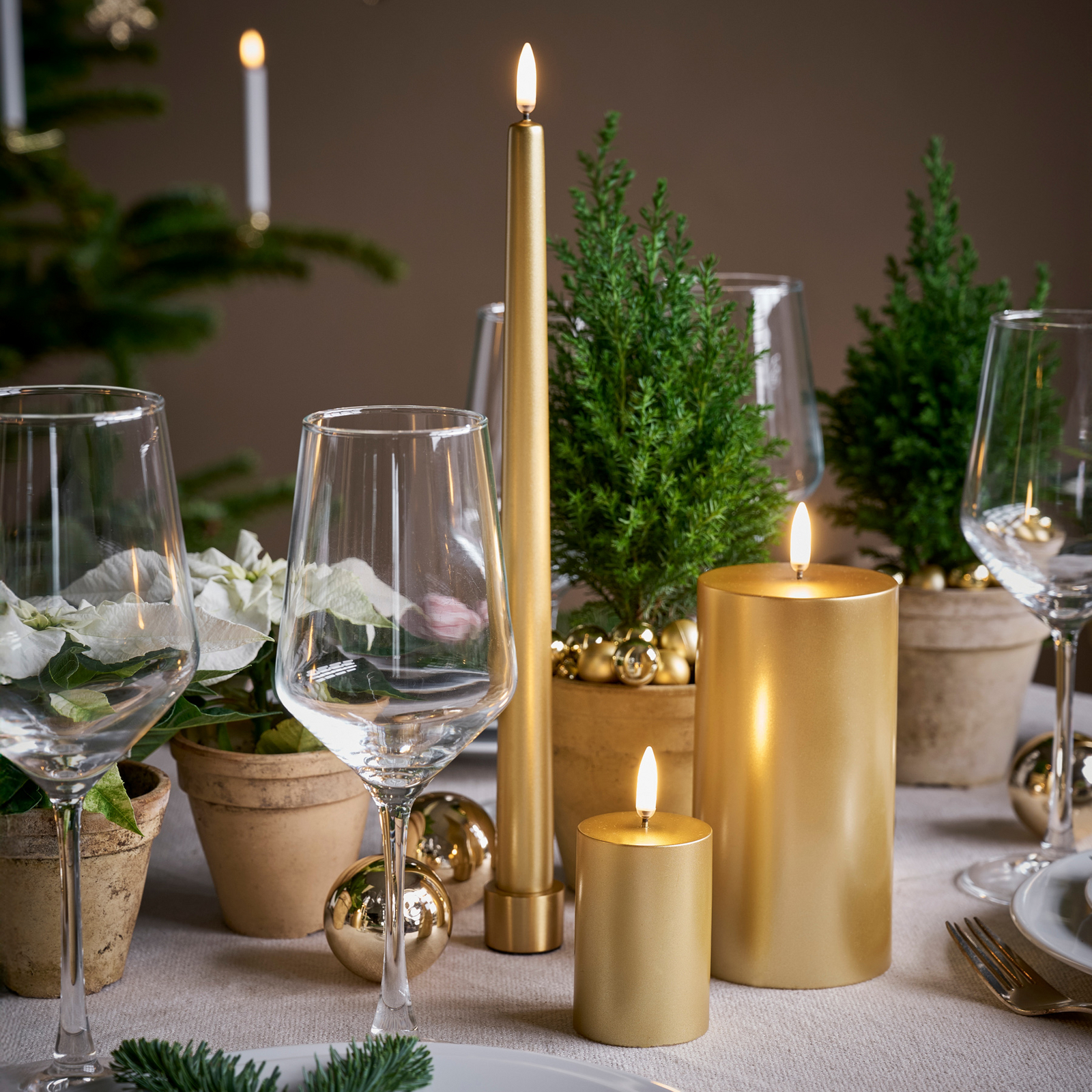 TAPER LED-stearinljus, 2-pack, guldfinish, höjd 32 cm - Uyuni Lighting TAPER LED-stearinljus, 2-pack, guldfinish, höjd 32 cm - Uyuni Lighting