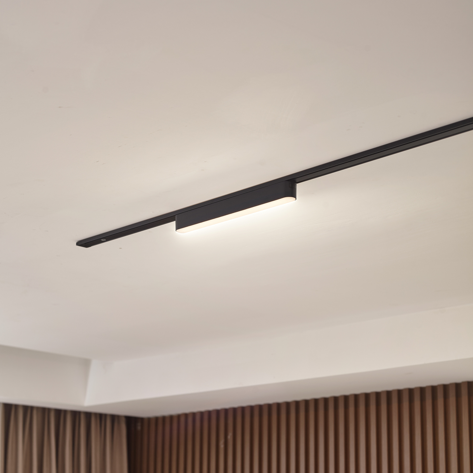 Lindby LED-Leiste 48 V Lumaro, schwarz, 10 W, Kunststoff