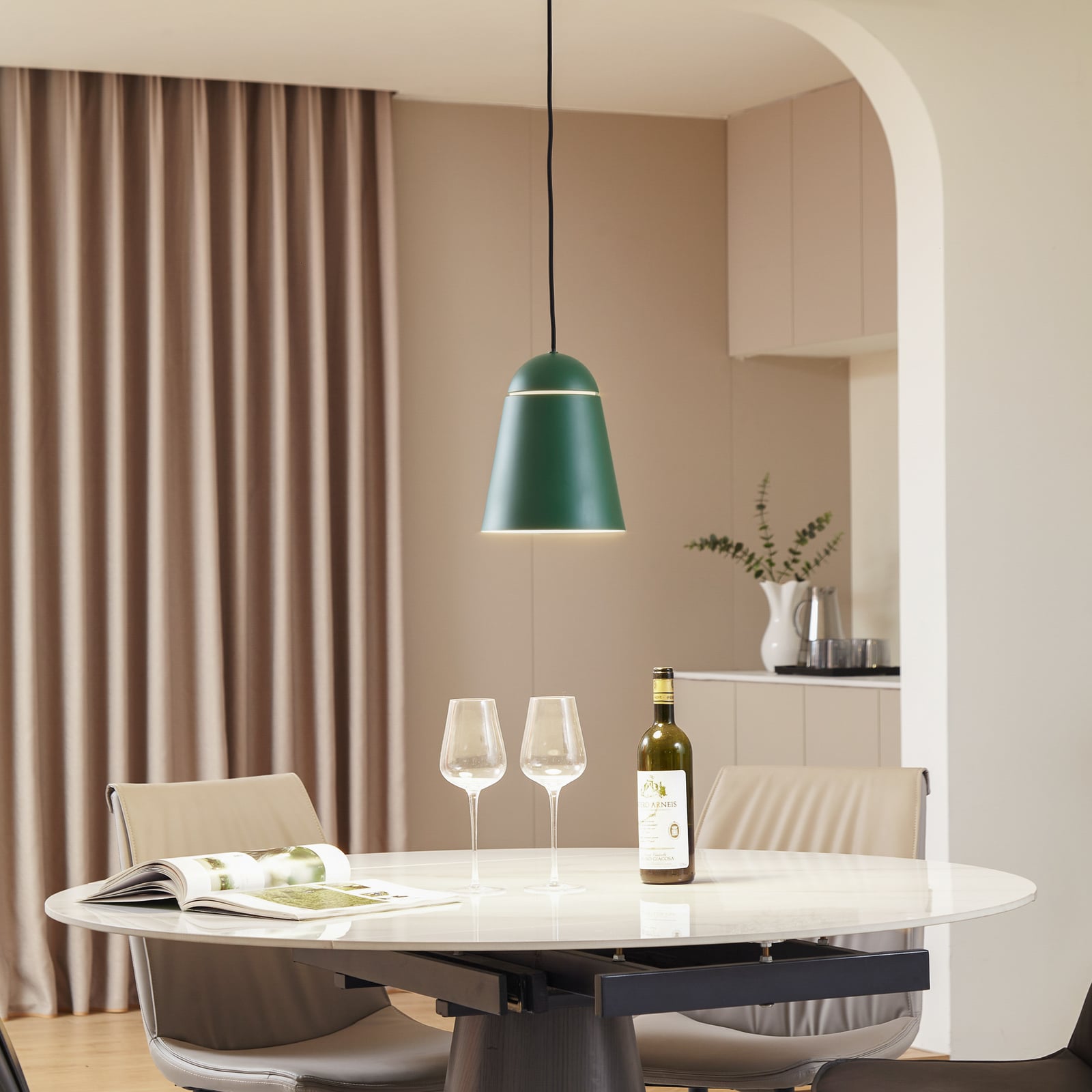 Montes Pendelleuchte, grün, Ø 20 cm, Aluminium - NOLA Montes Pendelleuchte, grün, Ø 20 cm, Aluminium - NOLA