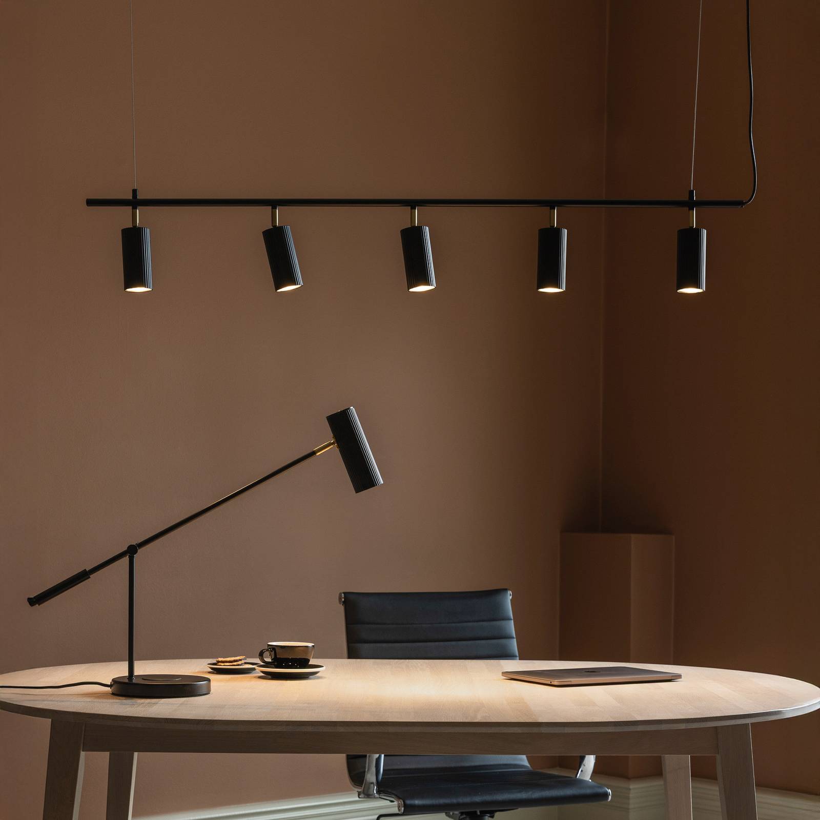 Lampa wisząca Globen Lighting Hubble 5, czarna, długość 130 cm, lampa