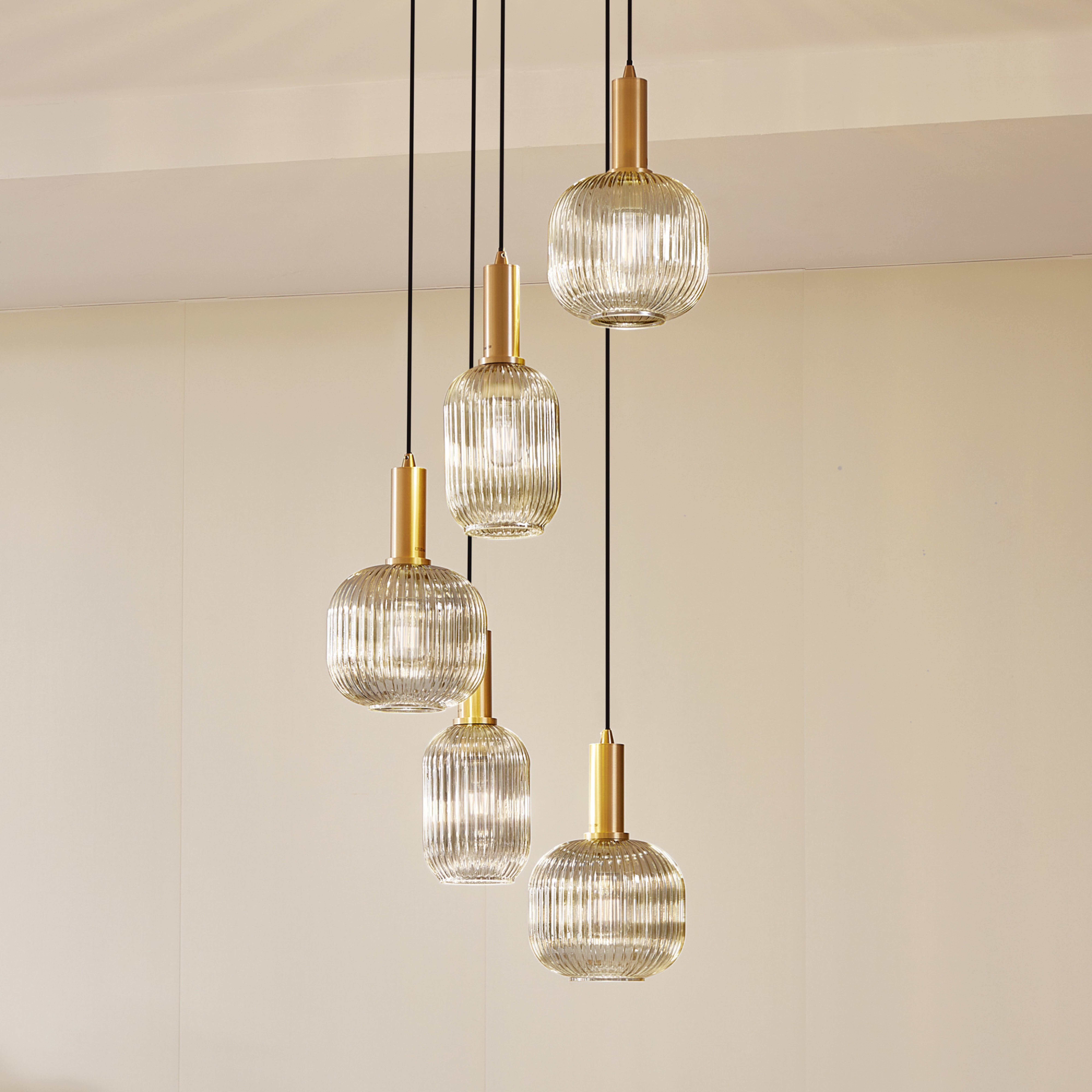 Lindby suspension Doroteo, à 5 lampes, gris, verre