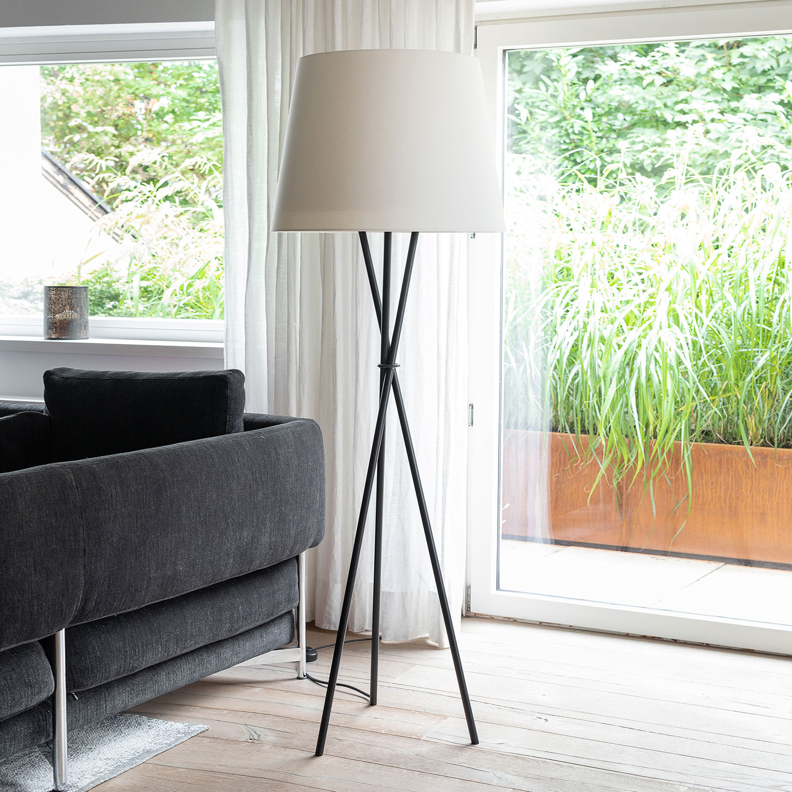 Ozonos Hailey LED-Stehleuchte mit AC-1