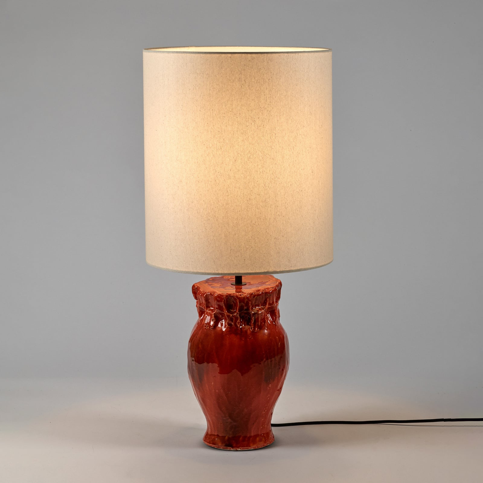03 ORANGE LOOK AT ME bordlampe, keramik, orange, højde 77 cm – Serax 03 ORANGE LOOK AT ME bordlampe, keramik, orange, højde 77 cm – Serax