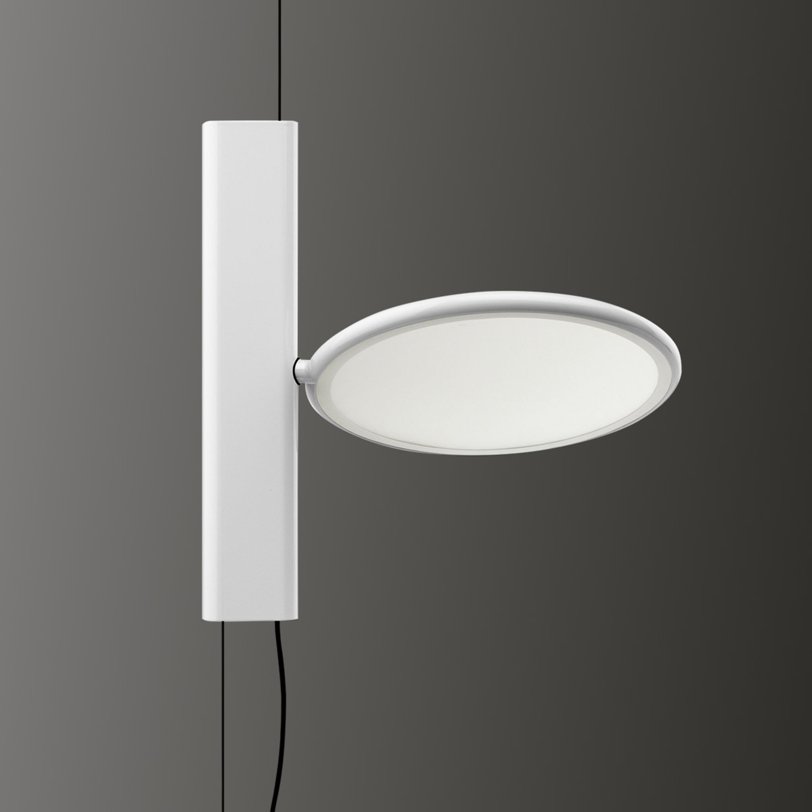 FLOS OK - stojící LED závěsné světlo v bílé barvě