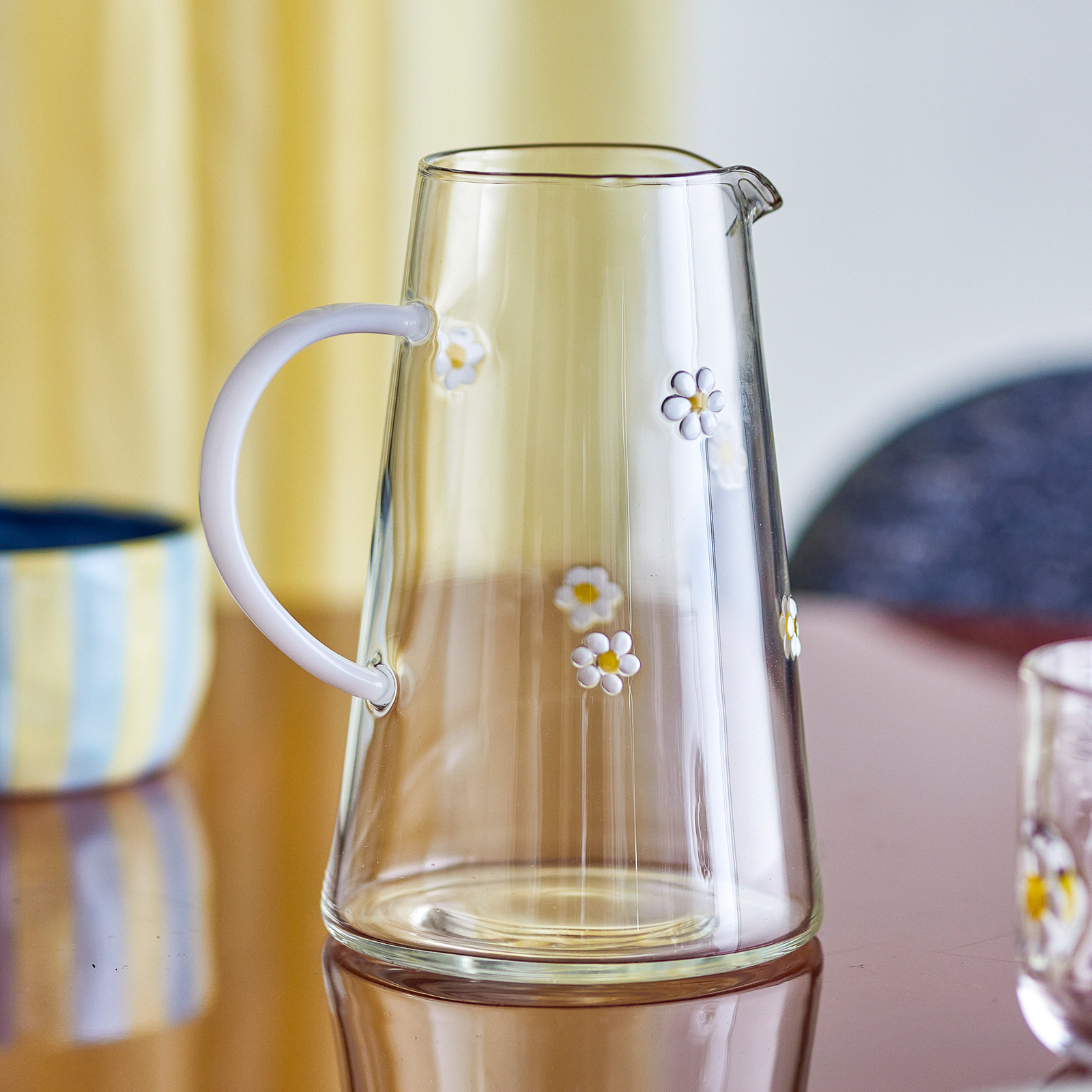 Buzz Krug, číra, 19 cm, kvetinový motív, sklo – Bloomingville Buzz Krug, číra, 19 cm, kvetinový motív, sklo – Bloomingville