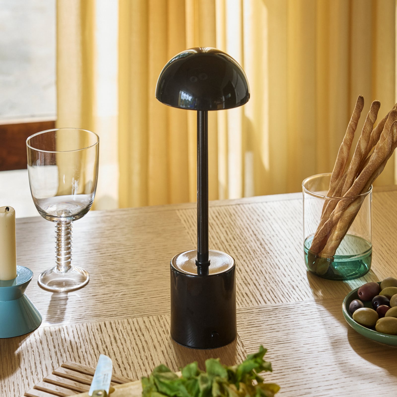 LED настолна лампа с акумулатор Taten, черна, височина 30 см, метална