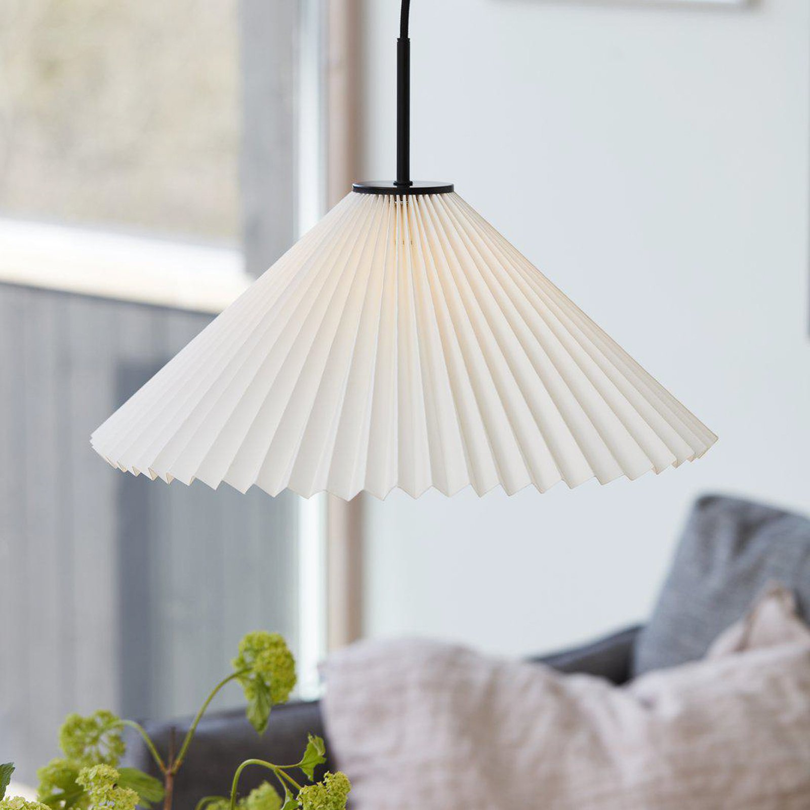 PR Home pendant light Polly, white, Ø 45 cm, paper