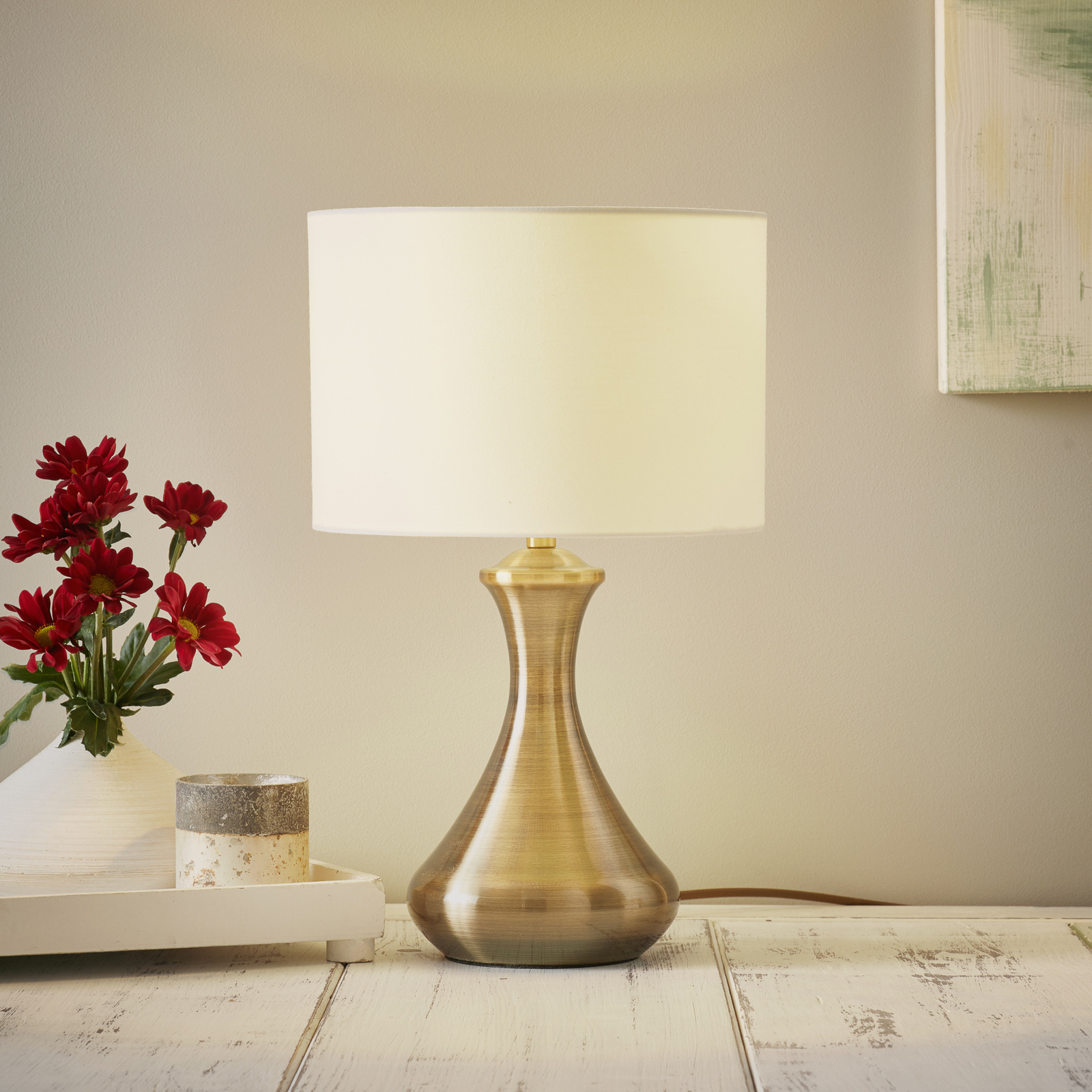 Touch 2750 table lamp with attractive metal base