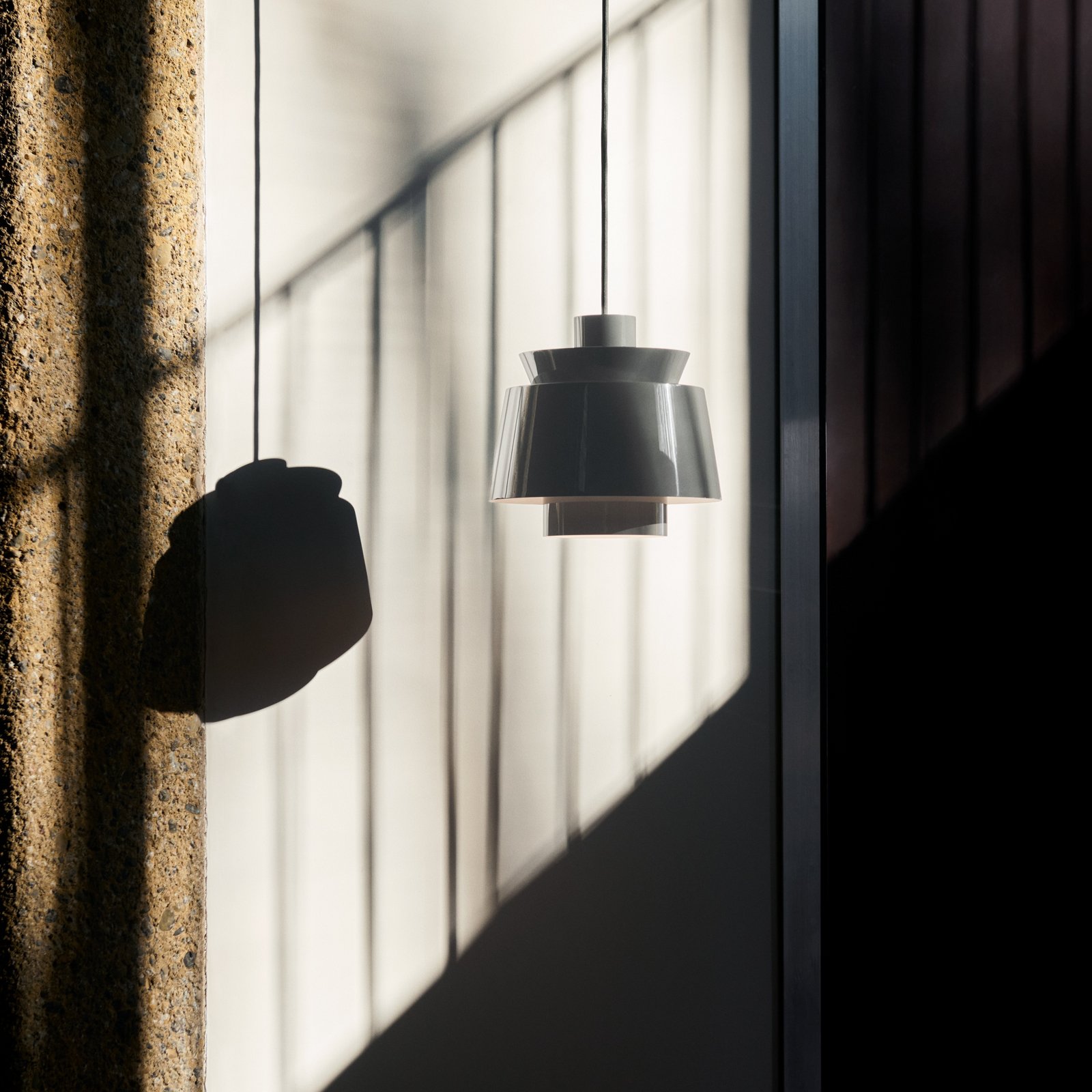 Suspension Utzon JU1, Ø 22 cm, gris pierre - &TRADITION Suspension Utzon JU1, Ø 22 cm, gris pierre - &TRADITION