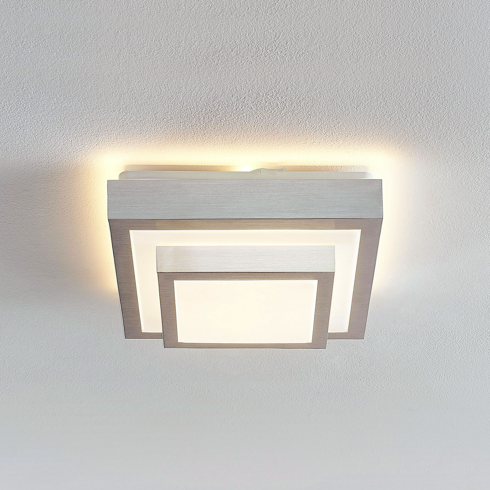Lindby Mirco LED-loftlampe i alu, kantet, 27 cm