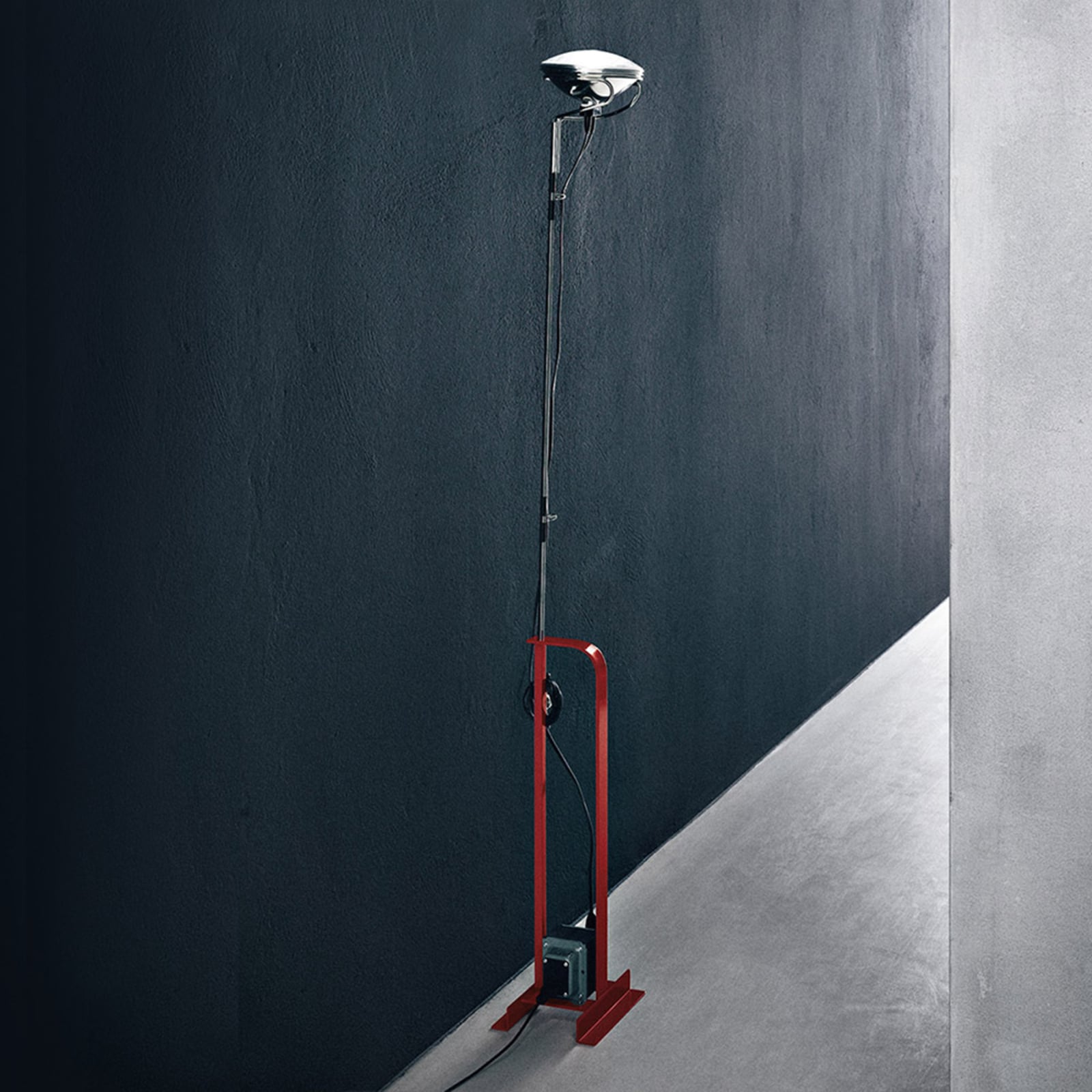Toio LED Stehleuchte Rot - Flos Toio LED Stehleuchte Rot - Flos