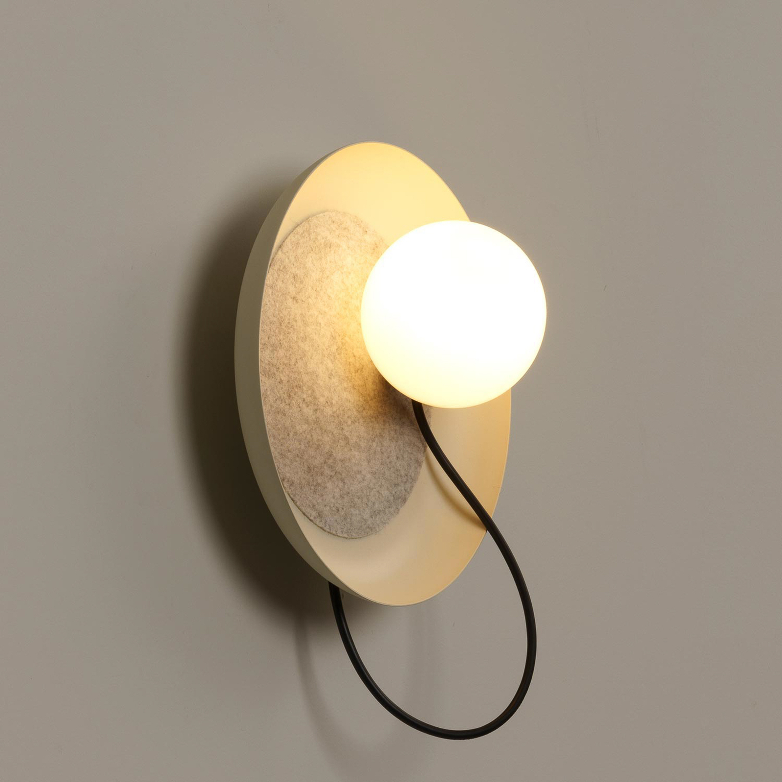 Milan Wire væglampe Ø 24 cm minkfarvet