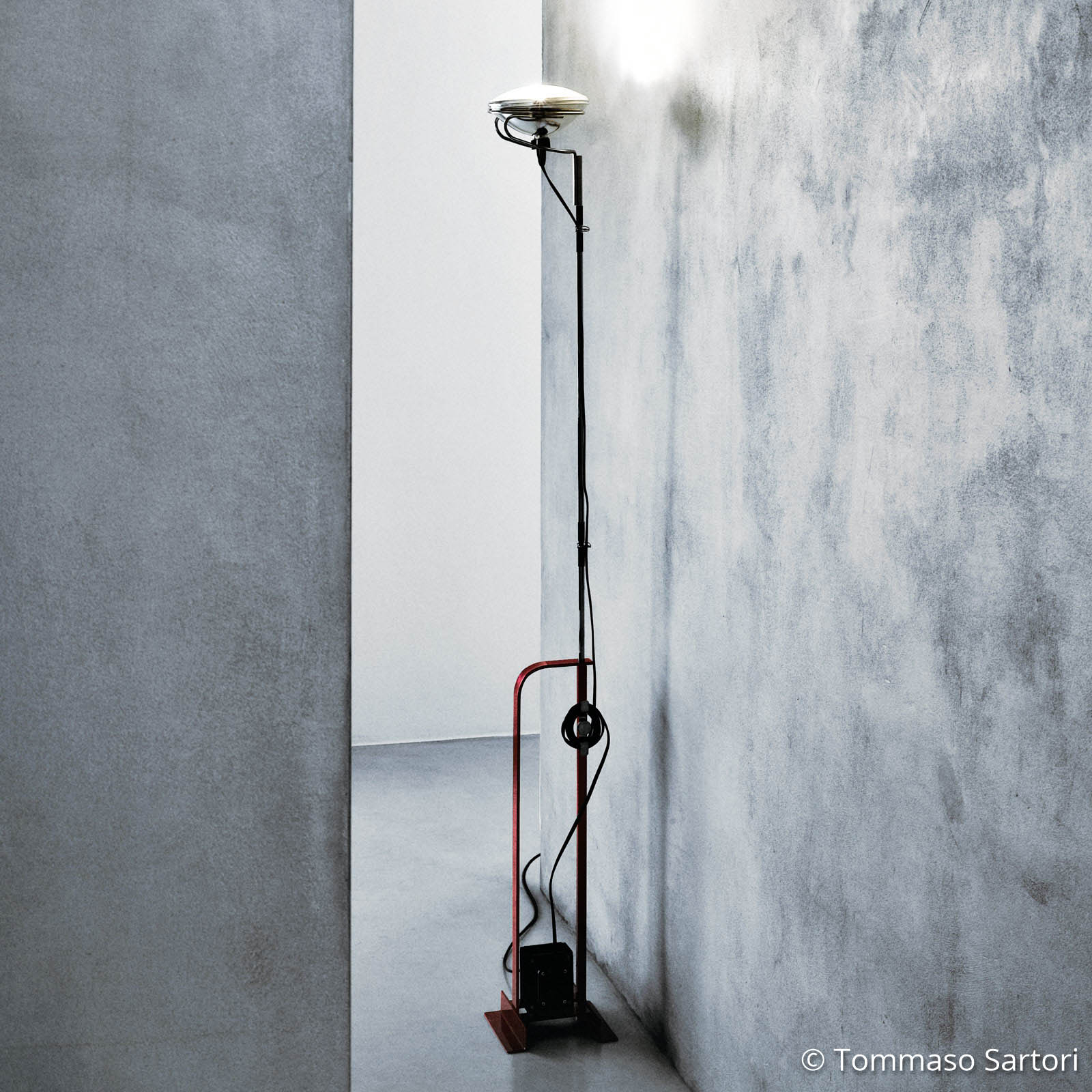 Toio LED Stehleuchte Rot - Flos Toio LED Stehleuchte Rot - Flos