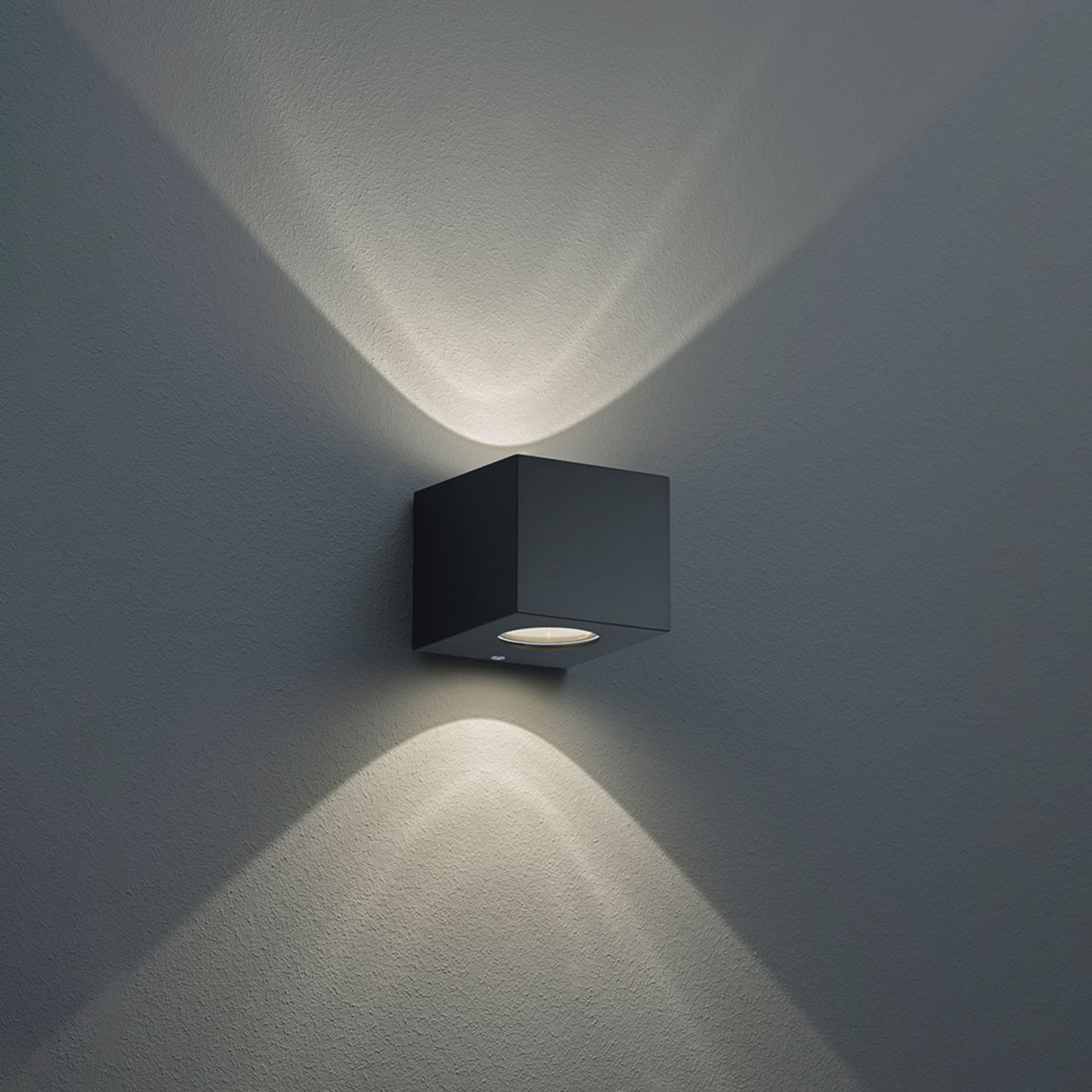 Kantet udendørs LED-væglampe Cordoba, sort