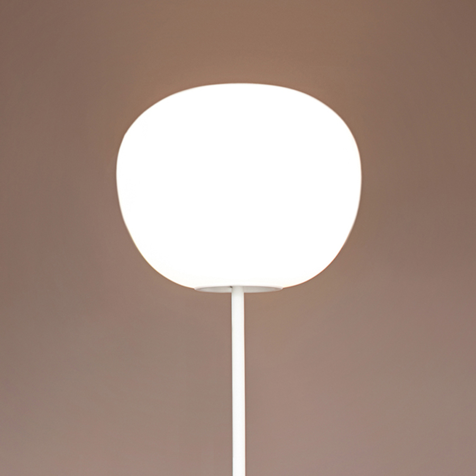 Aantrekkelijke vloerlamp MOCHI 38 cm