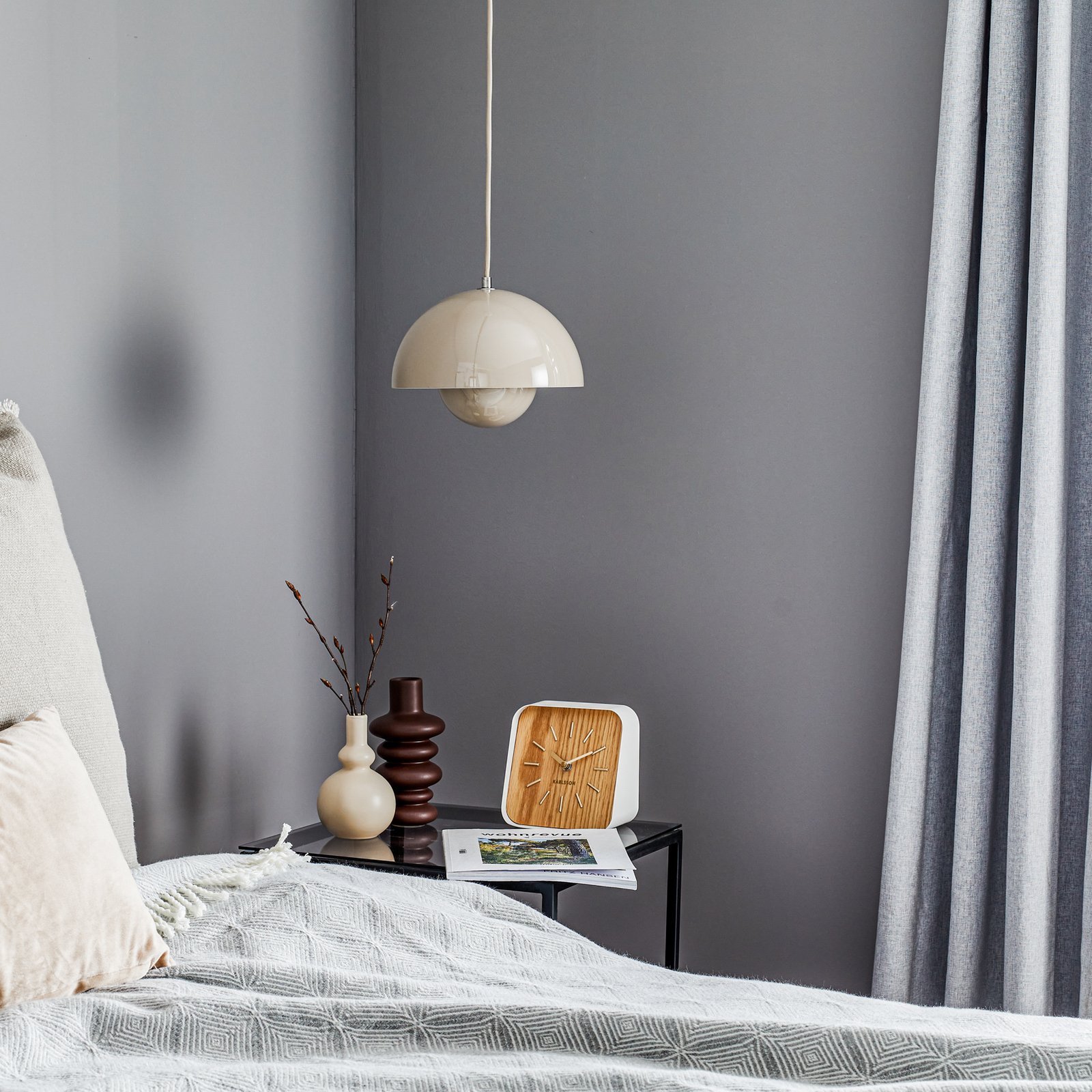 Závesné svietidlo Flowerpot VP1 šedo-béžové - &Tradition