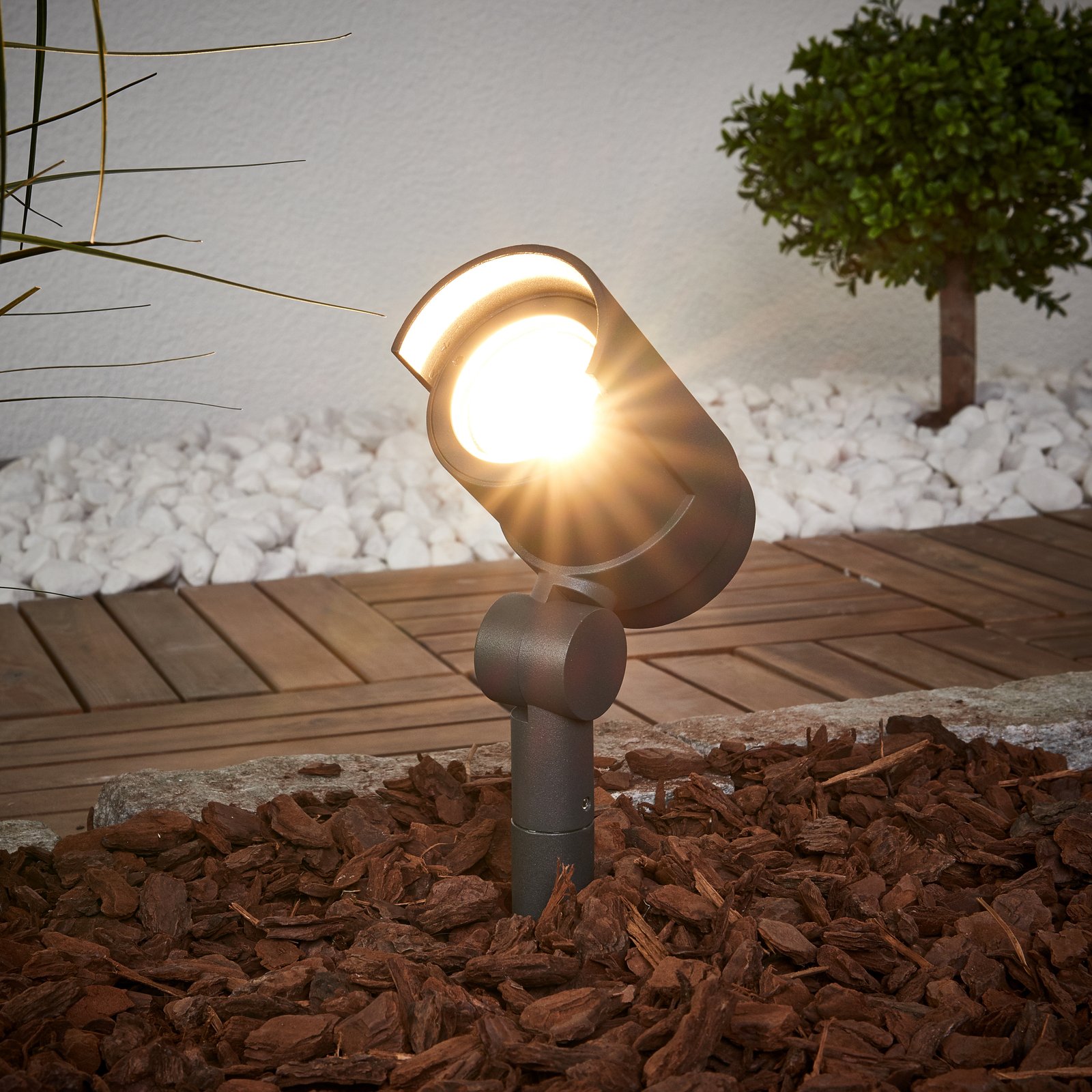 Jordspettspotlight Beatrix med LED-lampor
