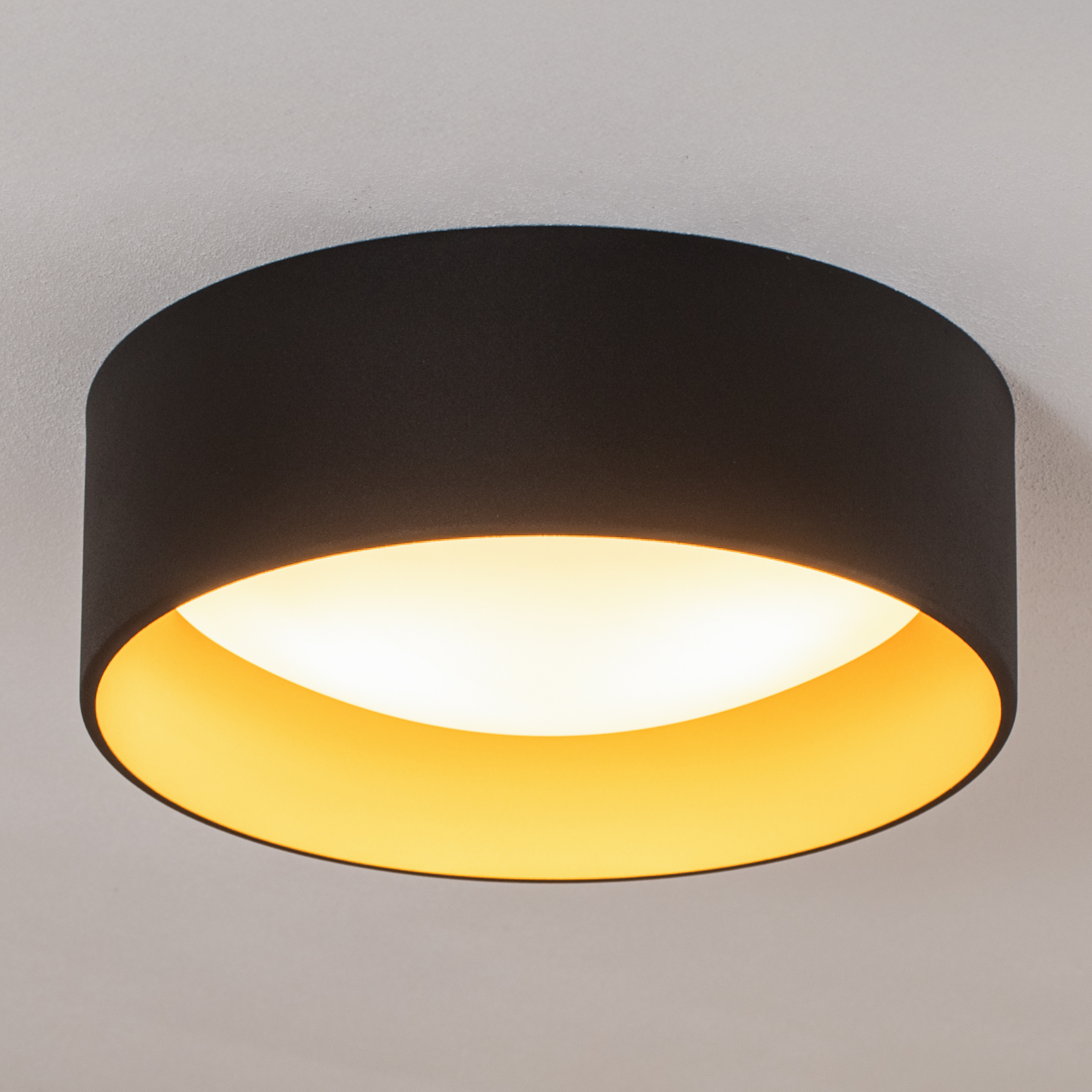 Loftlampe Riu, sort/guld, stål, Ø 35 cm