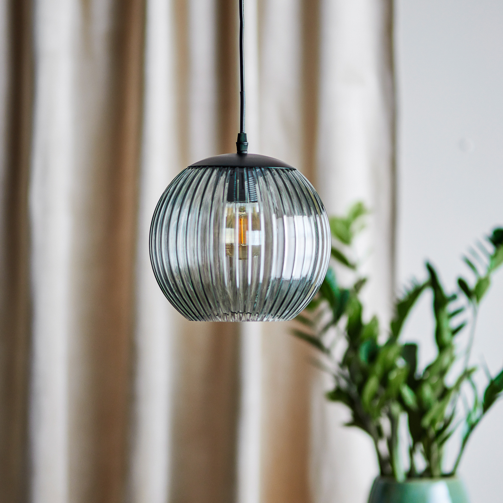 Lampada a sospensione Sybia, grigia, vetro, Ø 23 cm - Bloomingville