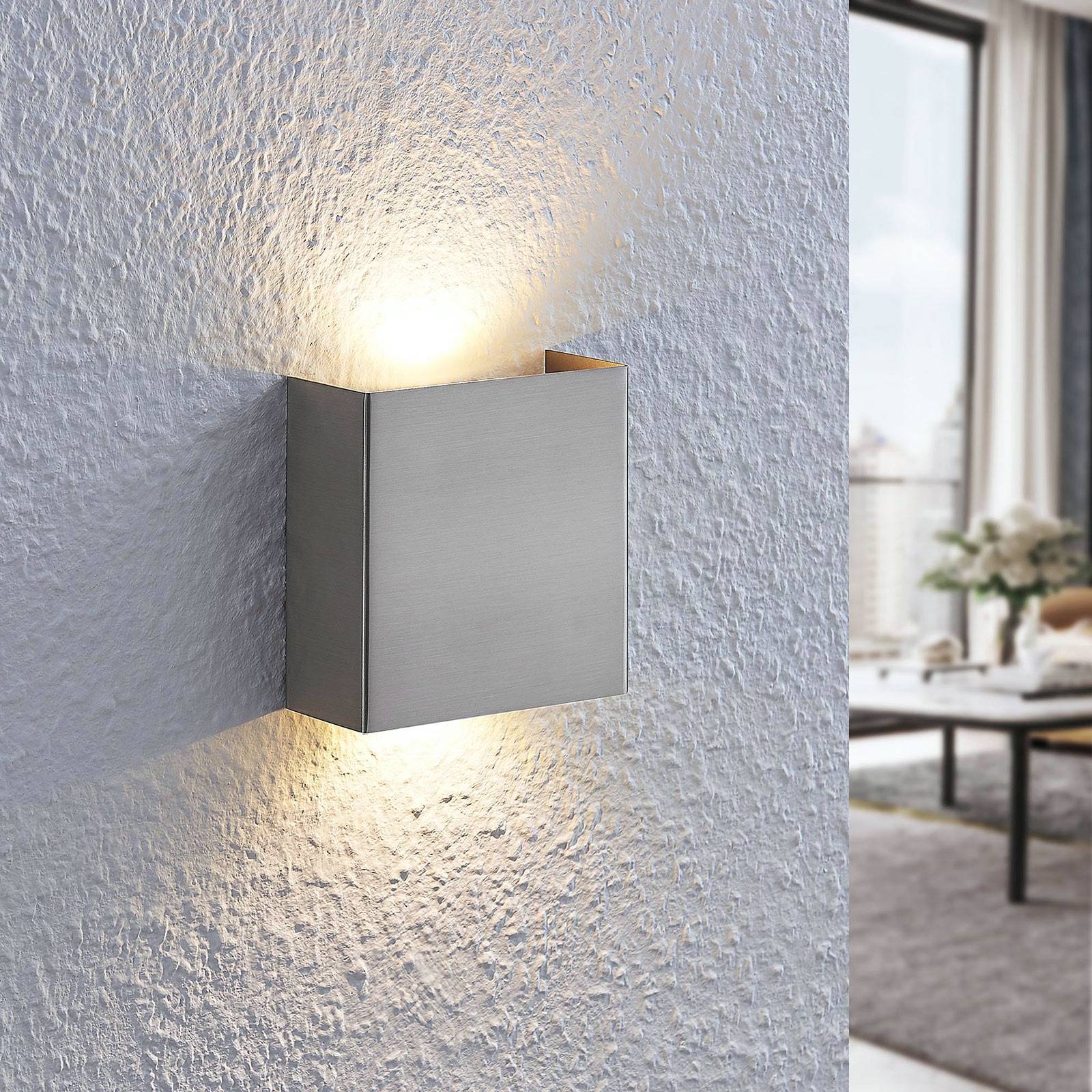 Lindby LED-vägglampa Manon satinerat nickel 10,5 cm
