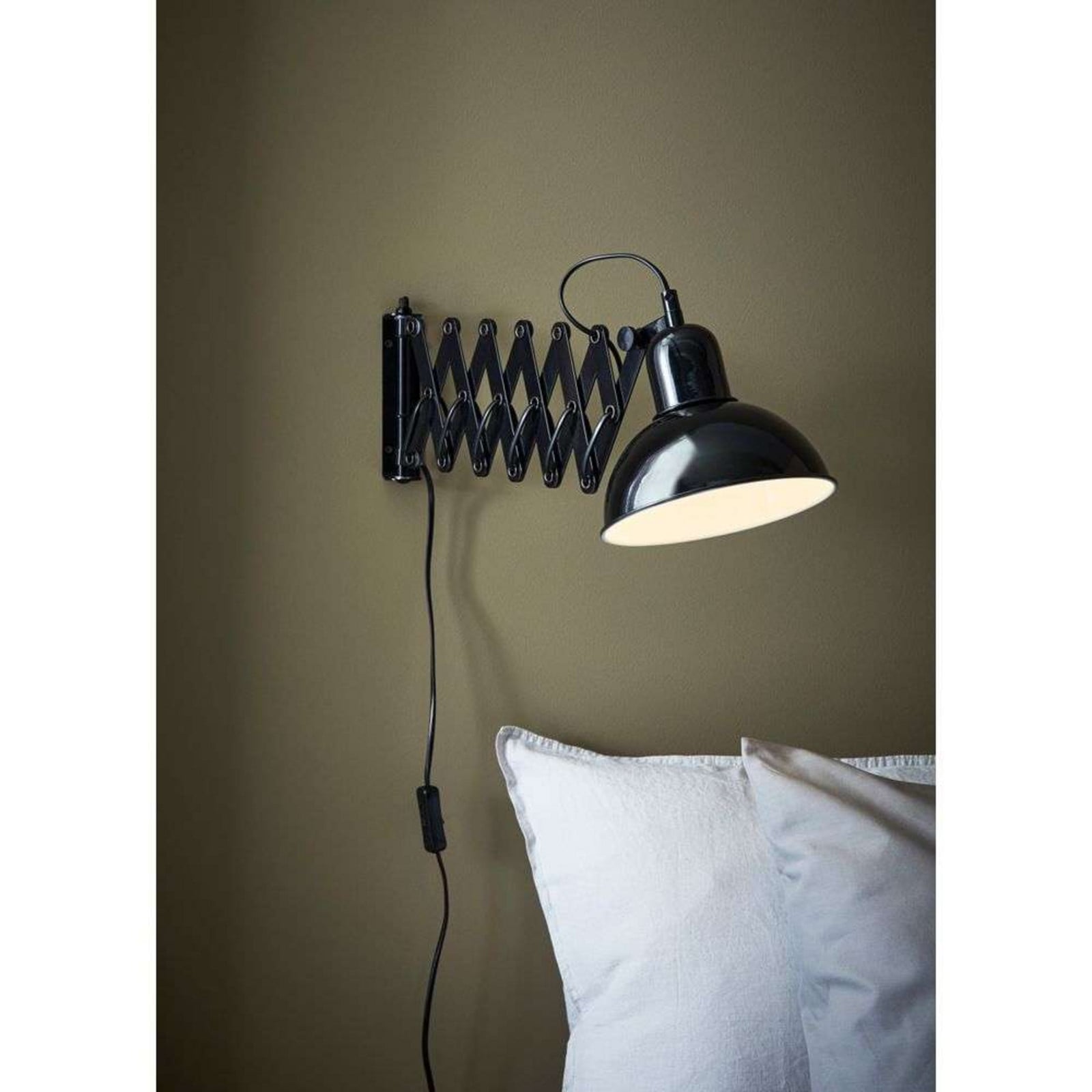 Riggs vägglampa, svart, 50 cm, justerbar – Markslöjd - Vardagsrum - Metall | Produkter - Vägglampor | Lampspecialisterna