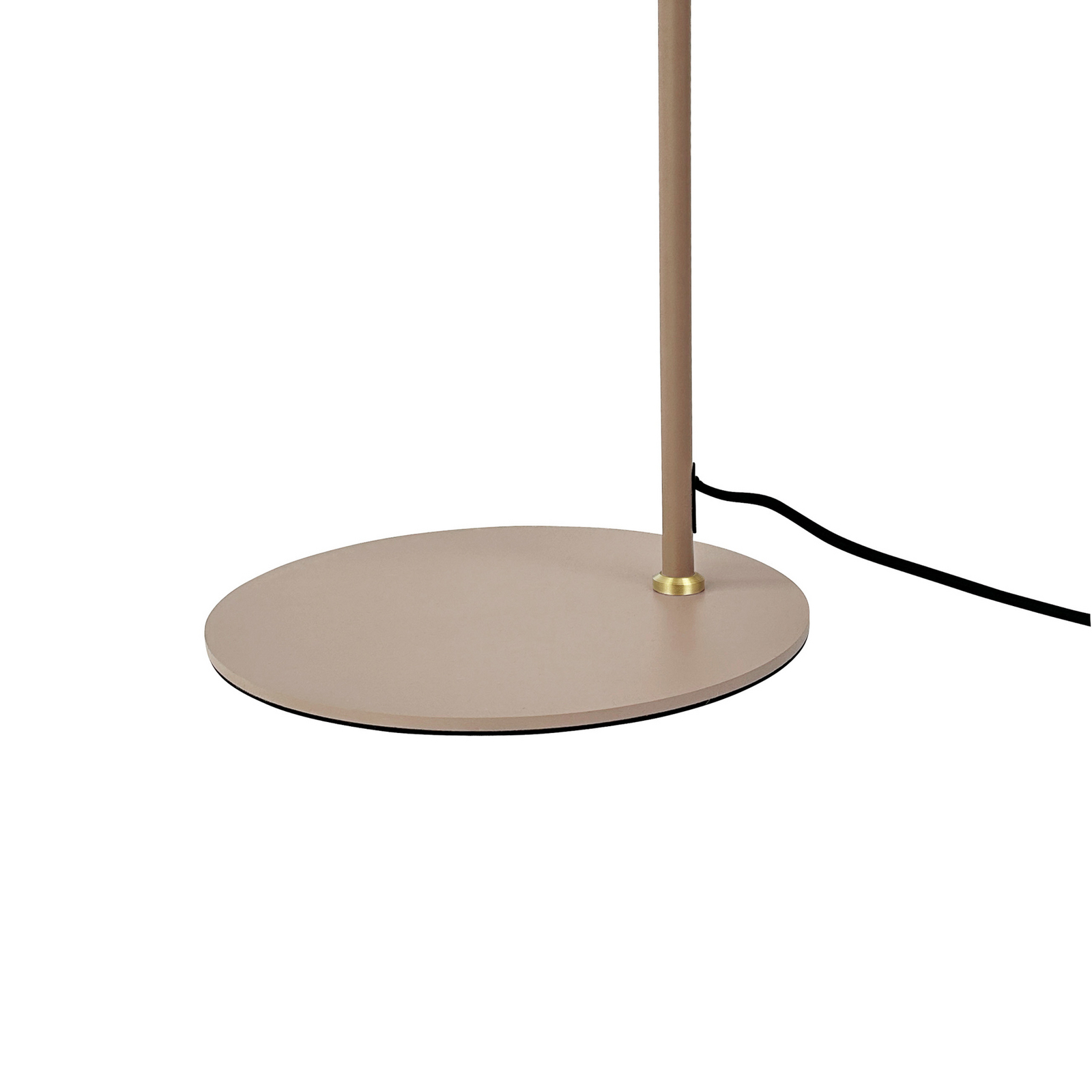 DL12 golvlampa, beige/mässing, 139 cm, metall - Dyberg Larsen DL12 golvlampa, beige/mässing, 139 cm, metall - Dyberg Larsen