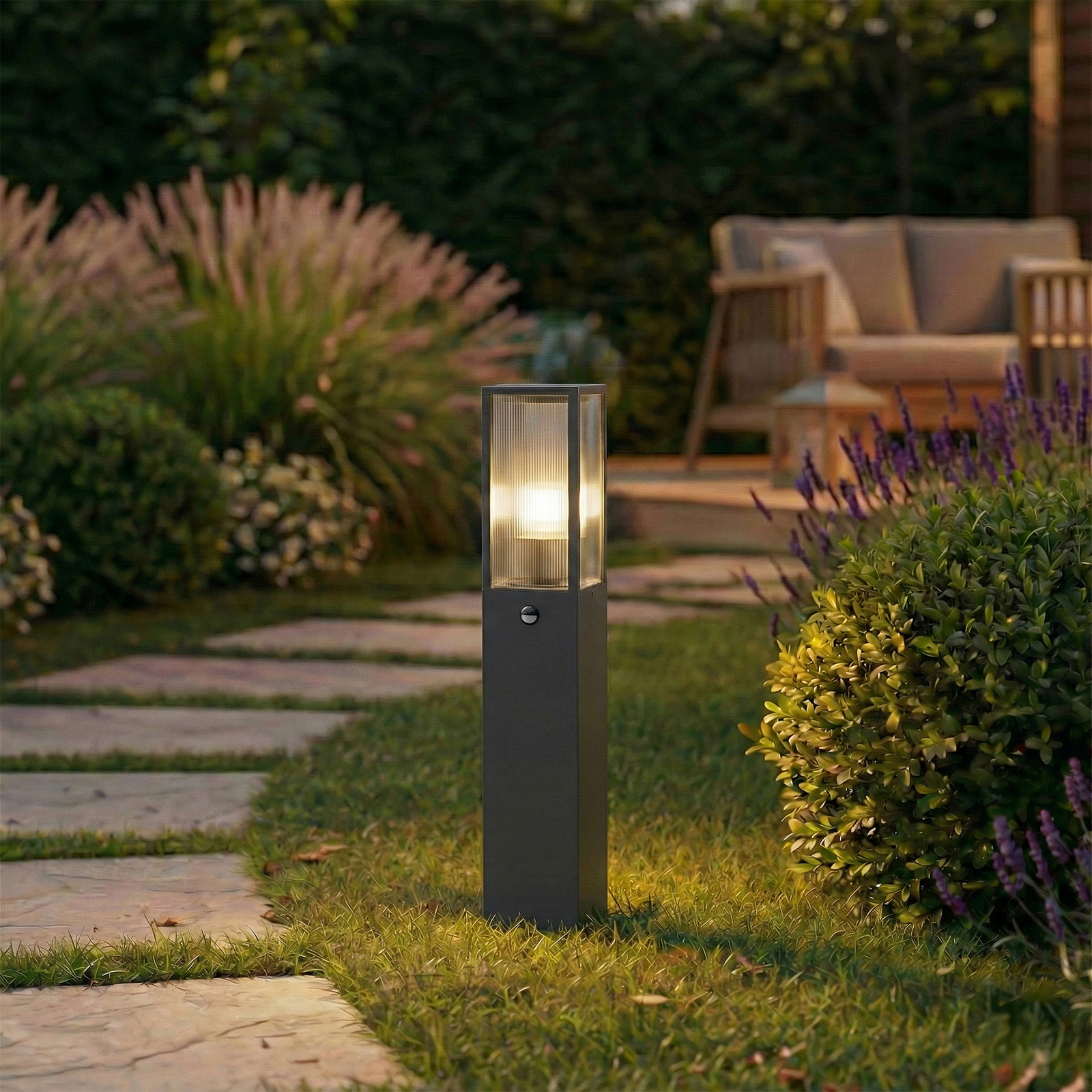 Bolardo luminoso Lindby Peldar, antracita/estriada, 80 cm, sensor Bolardo luminoso Lindby Peldar, antracita/estriada, 80 cm, sensor