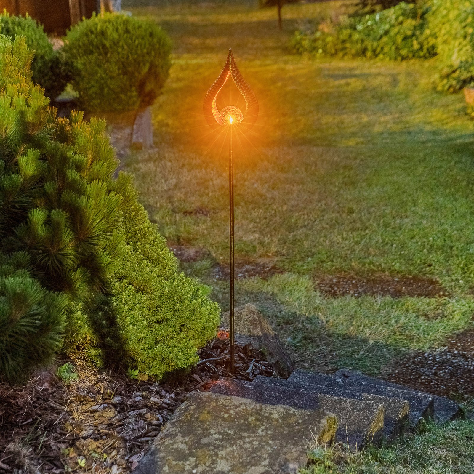 Lindby Yonca LED solar light 118 cm copper