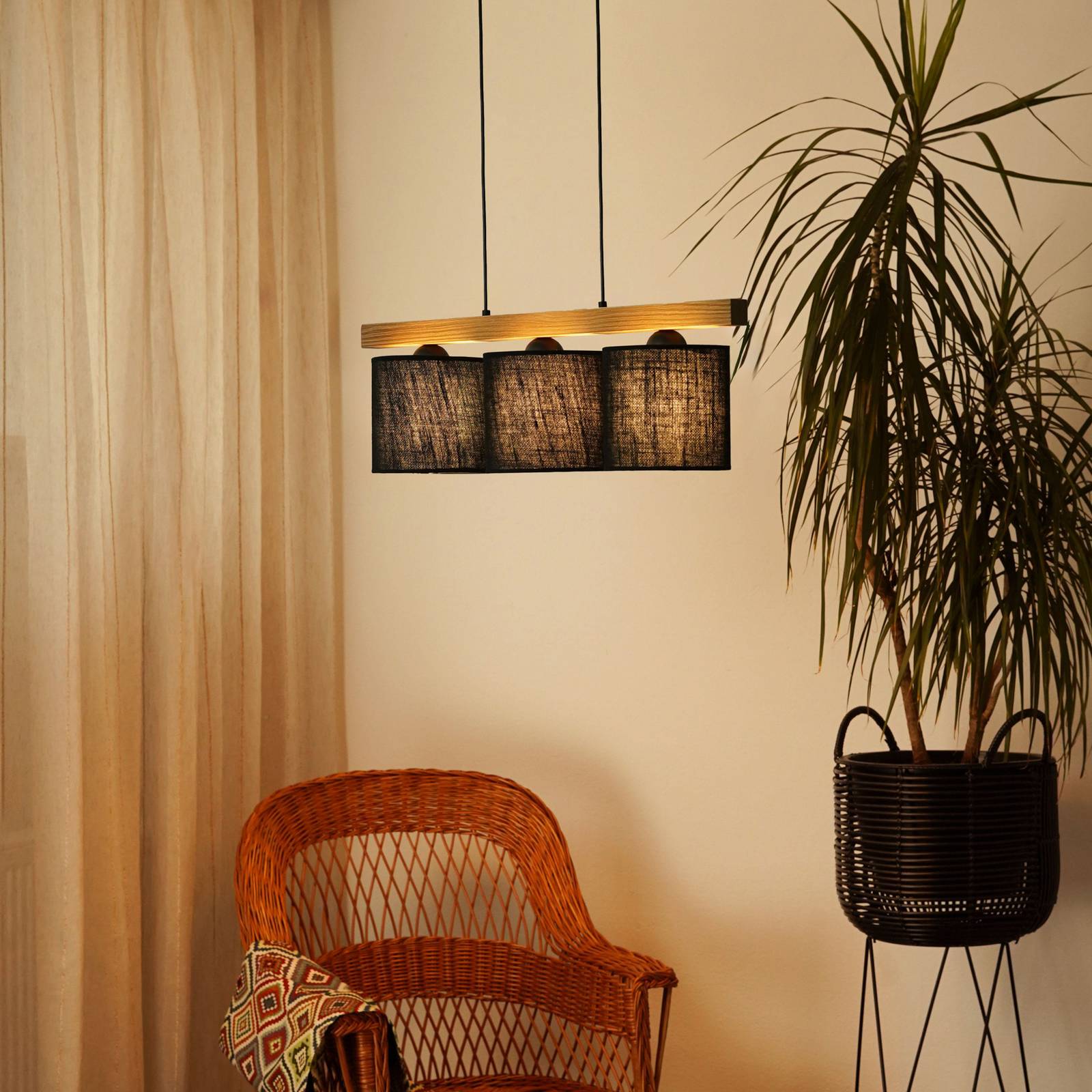 Lampa wisząca Forest, drewno jasne/czarne, juta czarna, 3-punktowa.