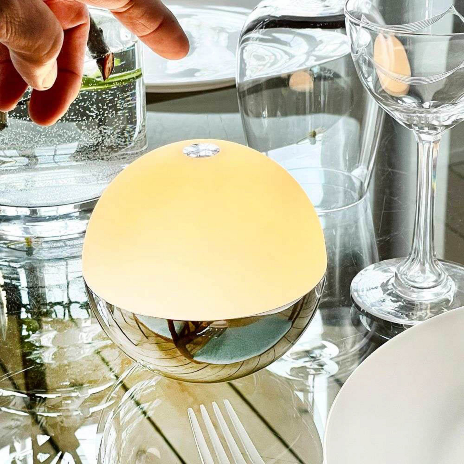 Alba LED-Akku-Tischleuchte chrom dim IP44 - Dyberg Larsen