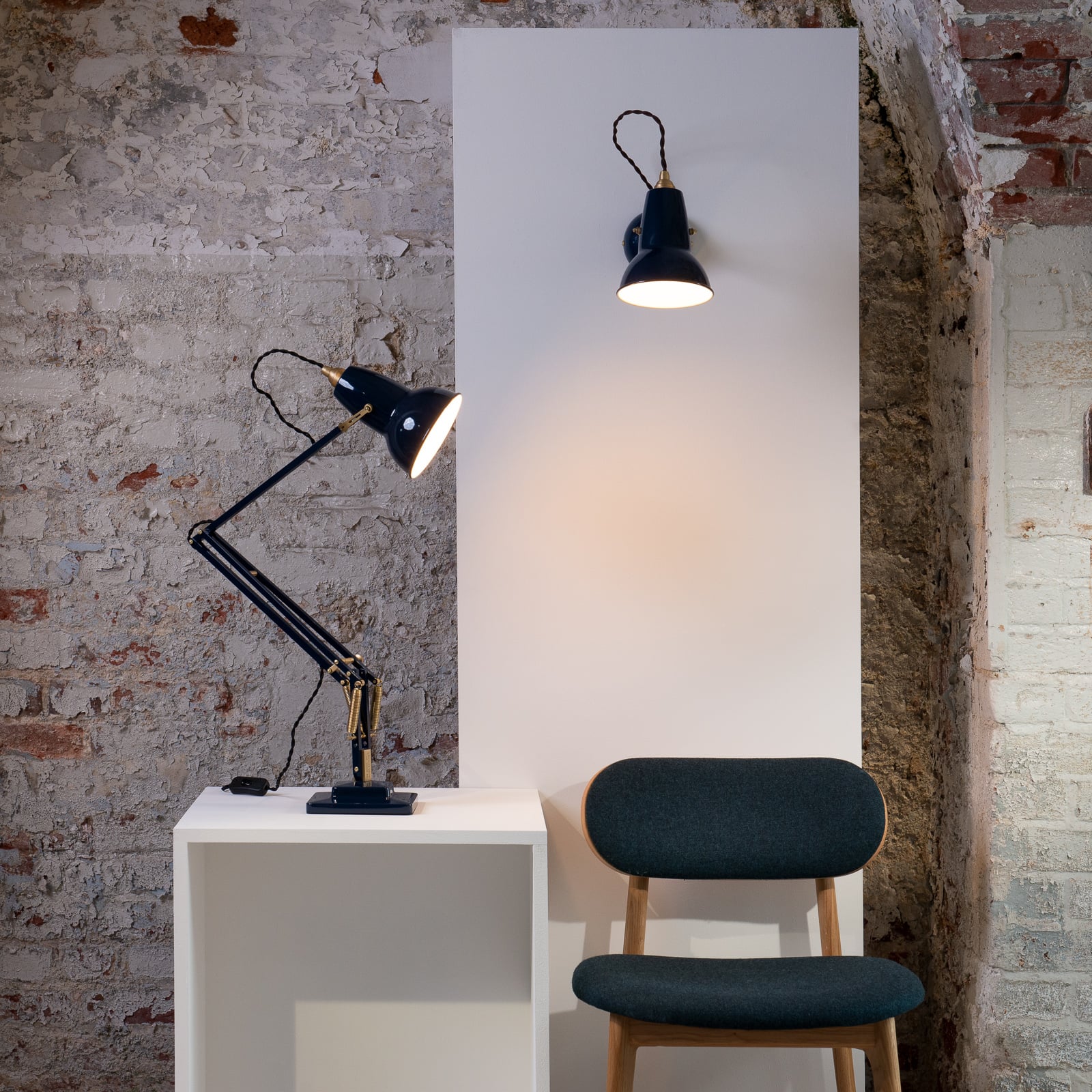 Original 1227 Brass Wandleuchte, tintenblau - Anglepoise