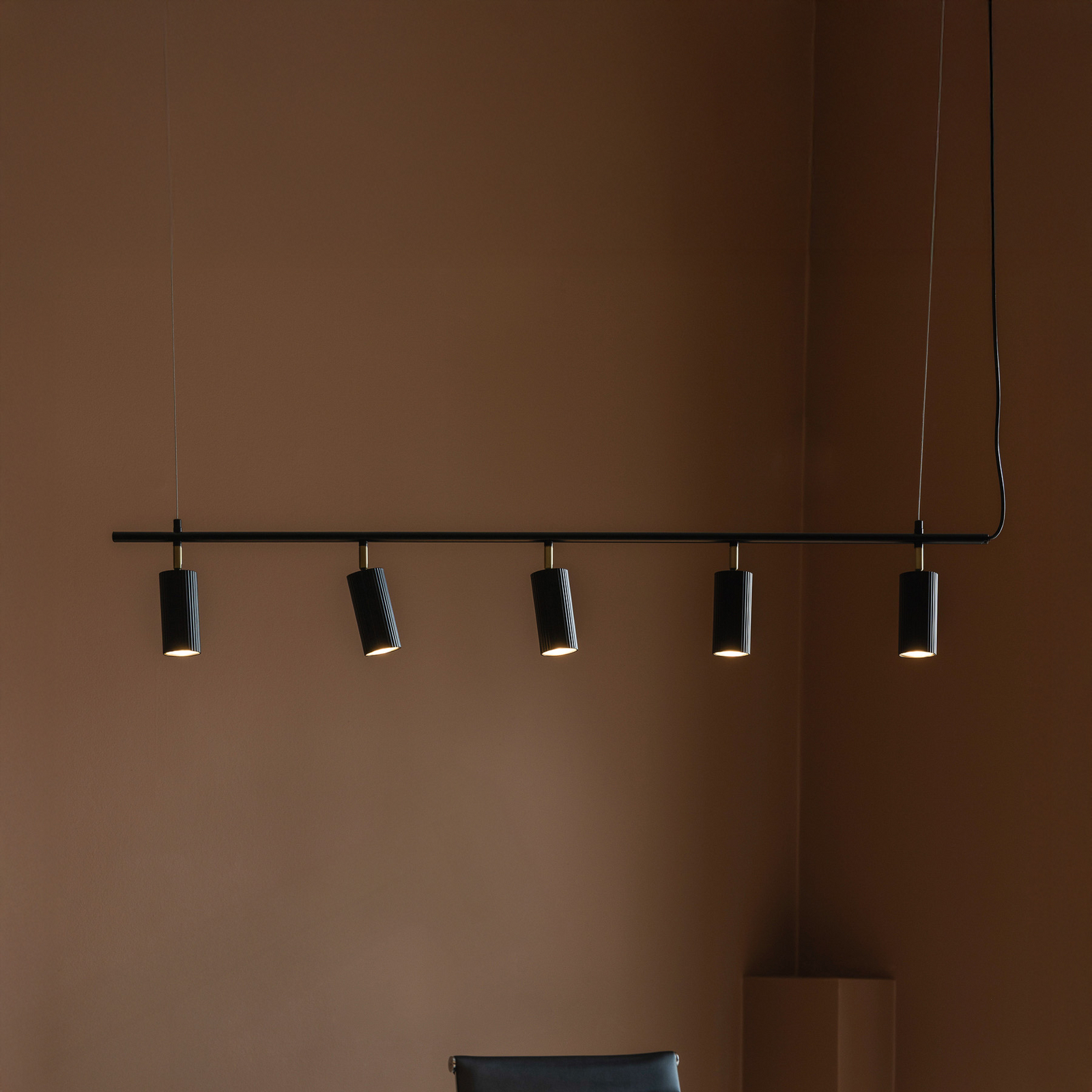 Globen Lighting Hubble 5 viseća lampa, crna, duljina 130 cm, 3 žarulje