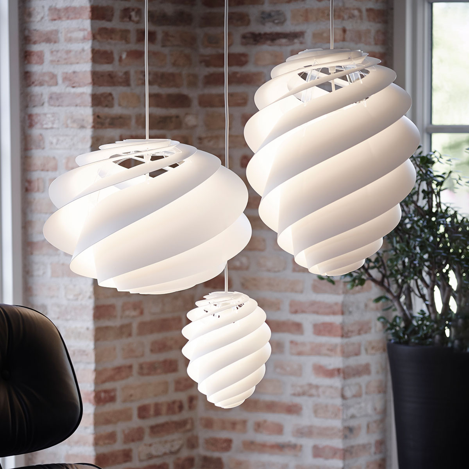 LE KLINT Swirl 1 - biała designerska lampa wisząca