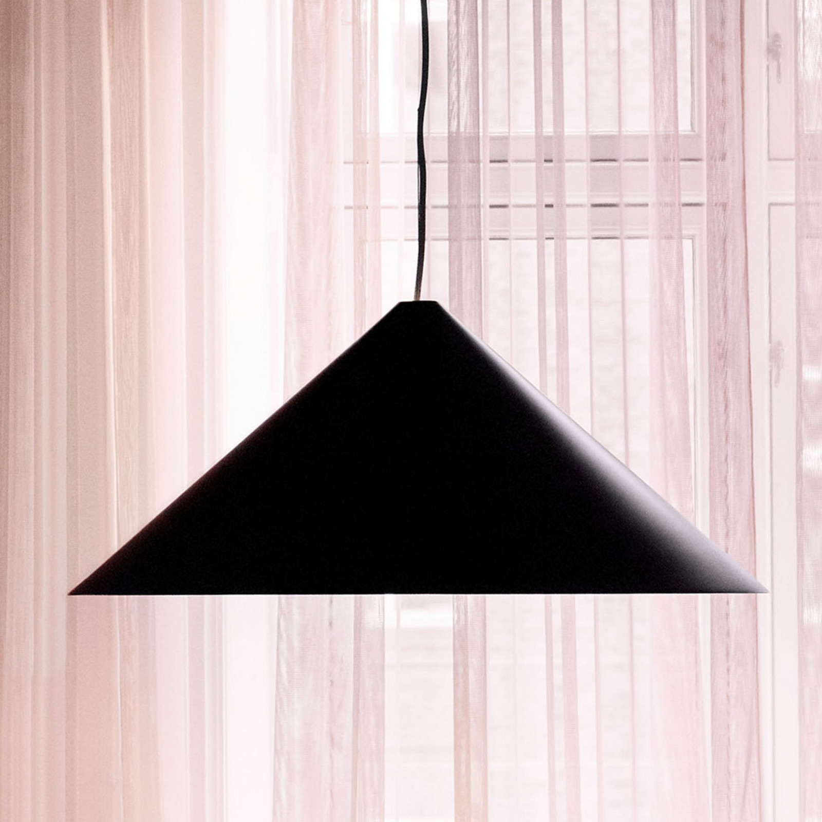 Louis Poulsen Keglen lampă susp. LED 65cm negru - Camera de zi / sufragerie - design - Metal