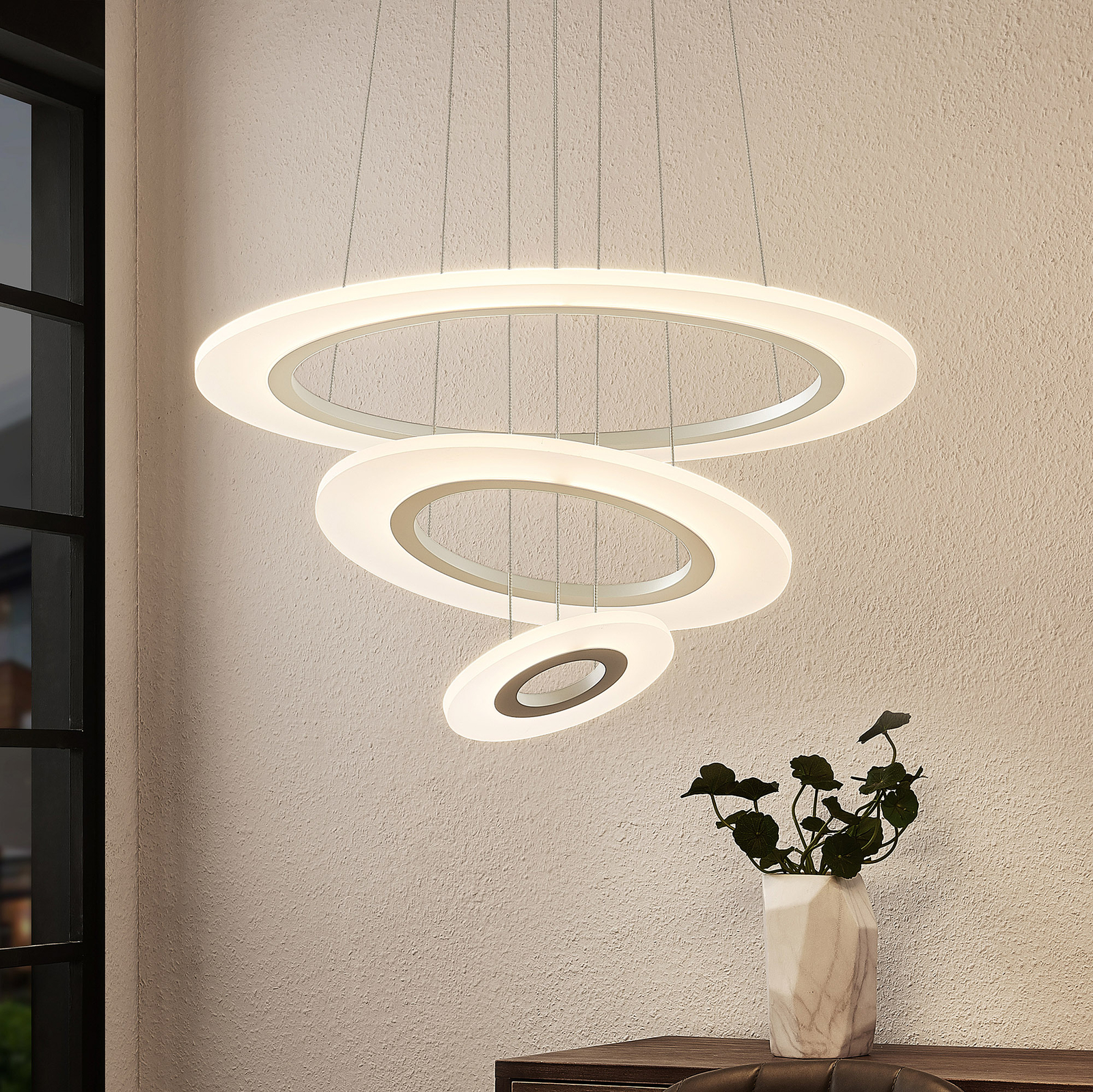 Lindby Amisu LED-hængelampe med tre ringe