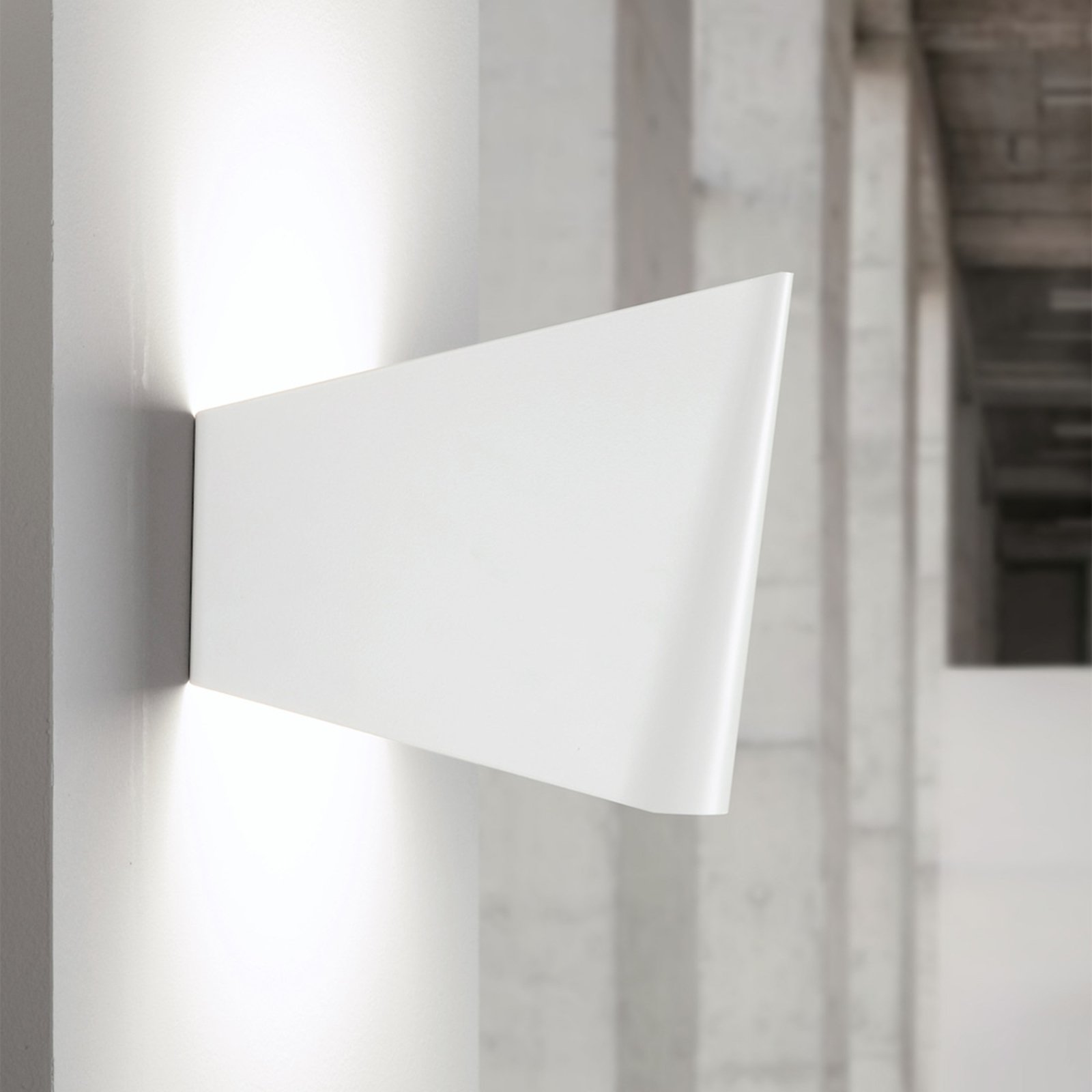 Casablanca Soso wall light, up and down